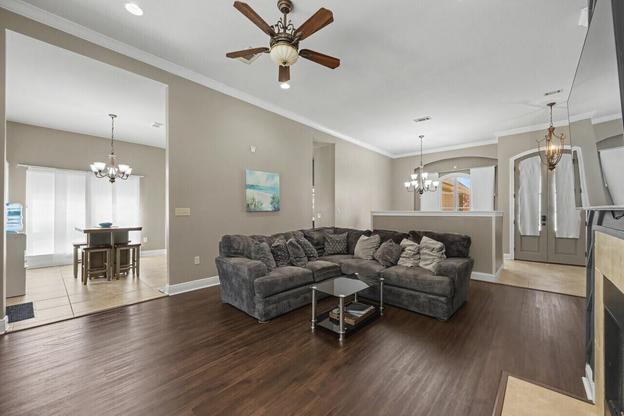 LAKERIDGE EST - Residential