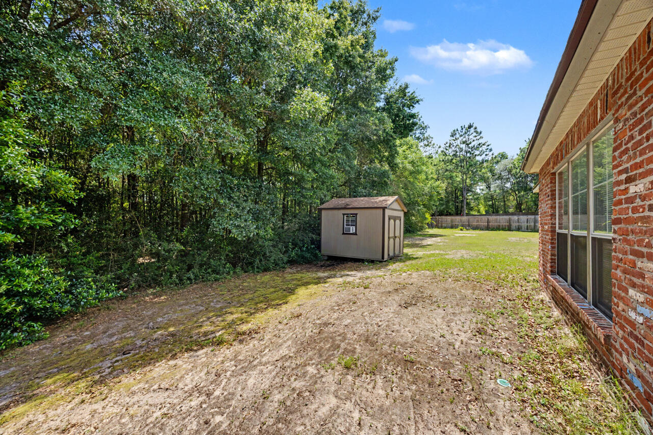 LAKERIDGE EST - Residential