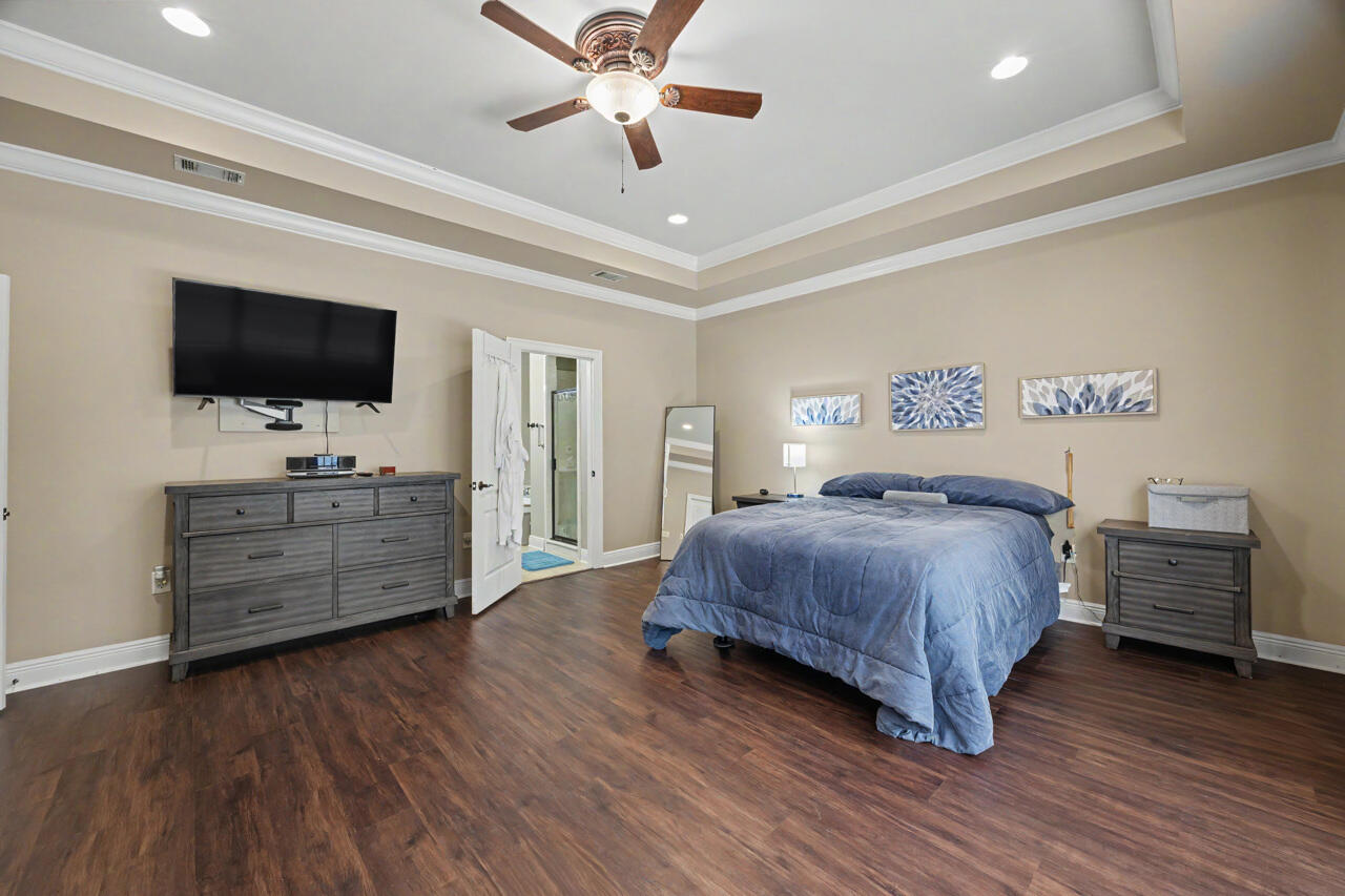 LAKERIDGE EST - Residential