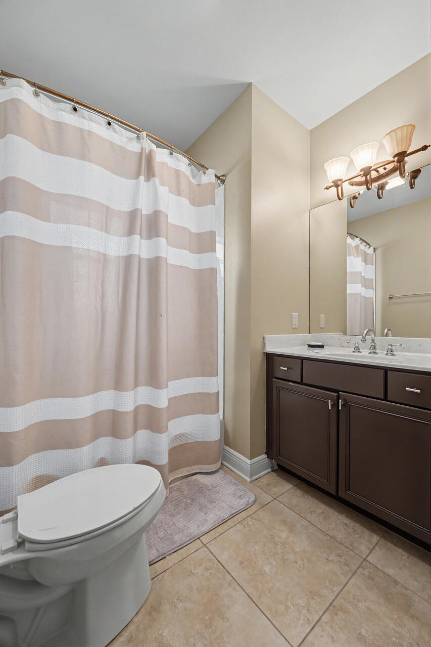 LAKERIDGE EST - Residential