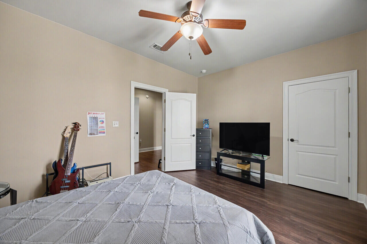 LAKERIDGE EST - Residential