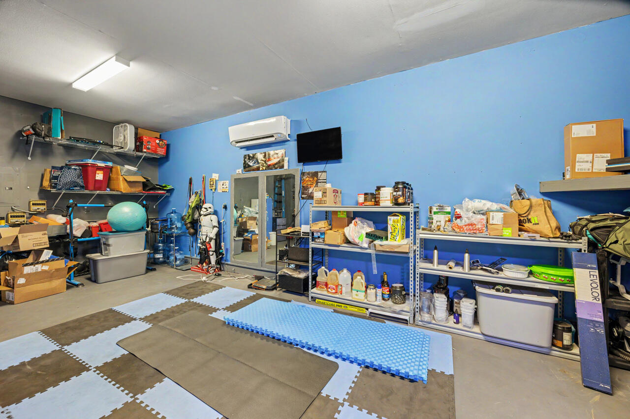LAKERIDGE EST - Residential