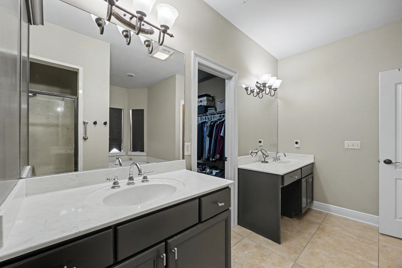 LAKERIDGE EST - Residential