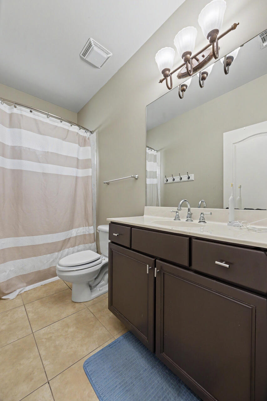 LAKERIDGE EST - Residential