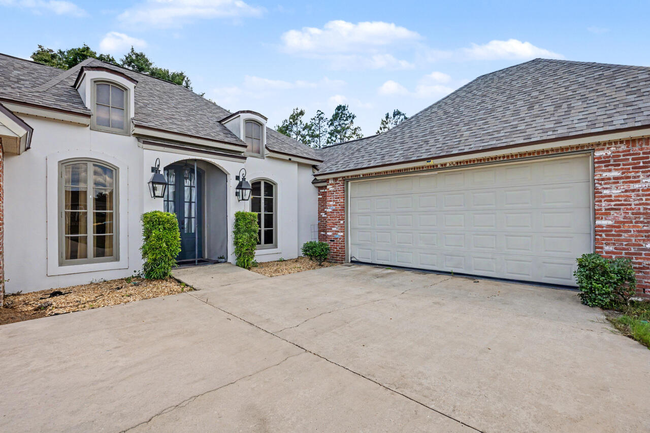 LAKERIDGE EST - Residential