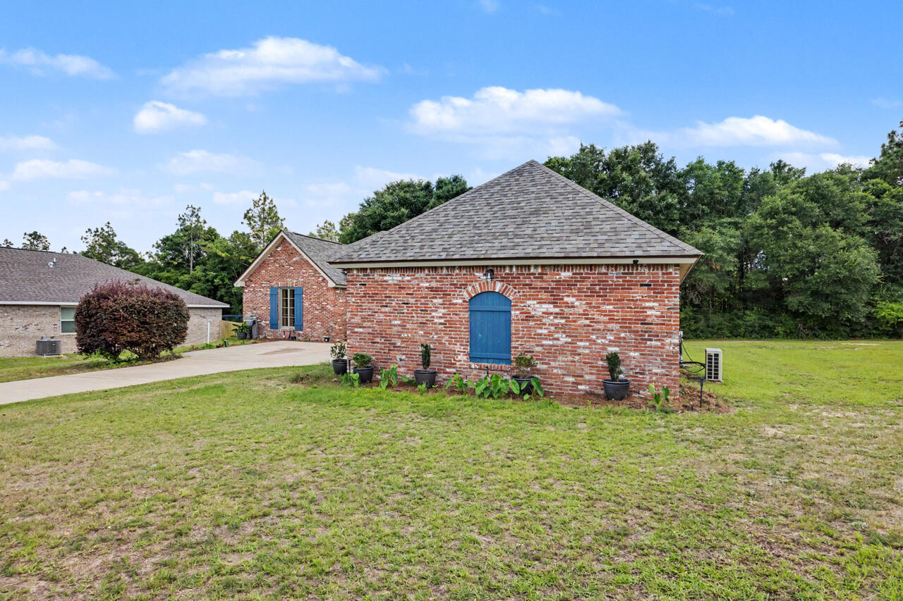 LAKERIDGE EST - Residential