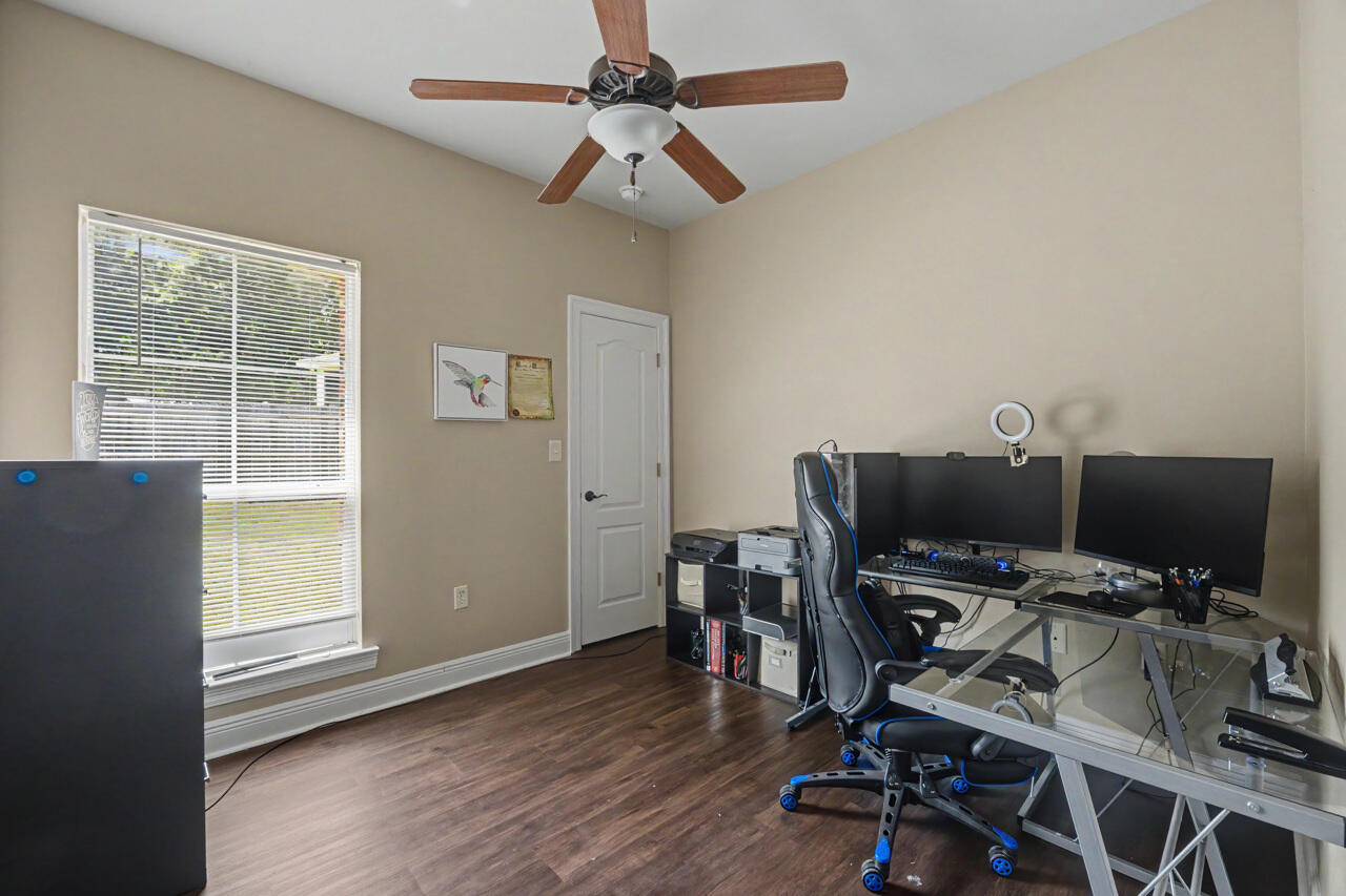 LAKERIDGE EST - Residential