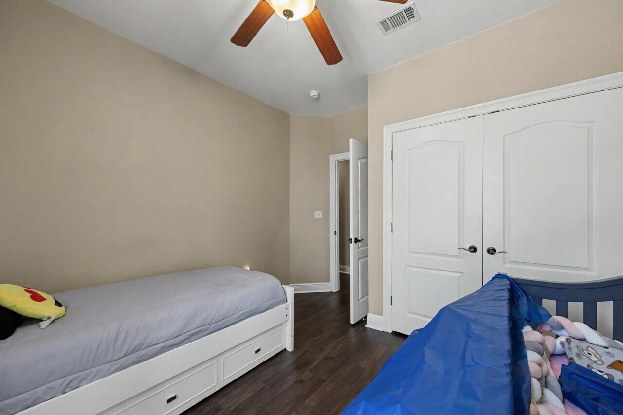 LAKERIDGE EST - Residential