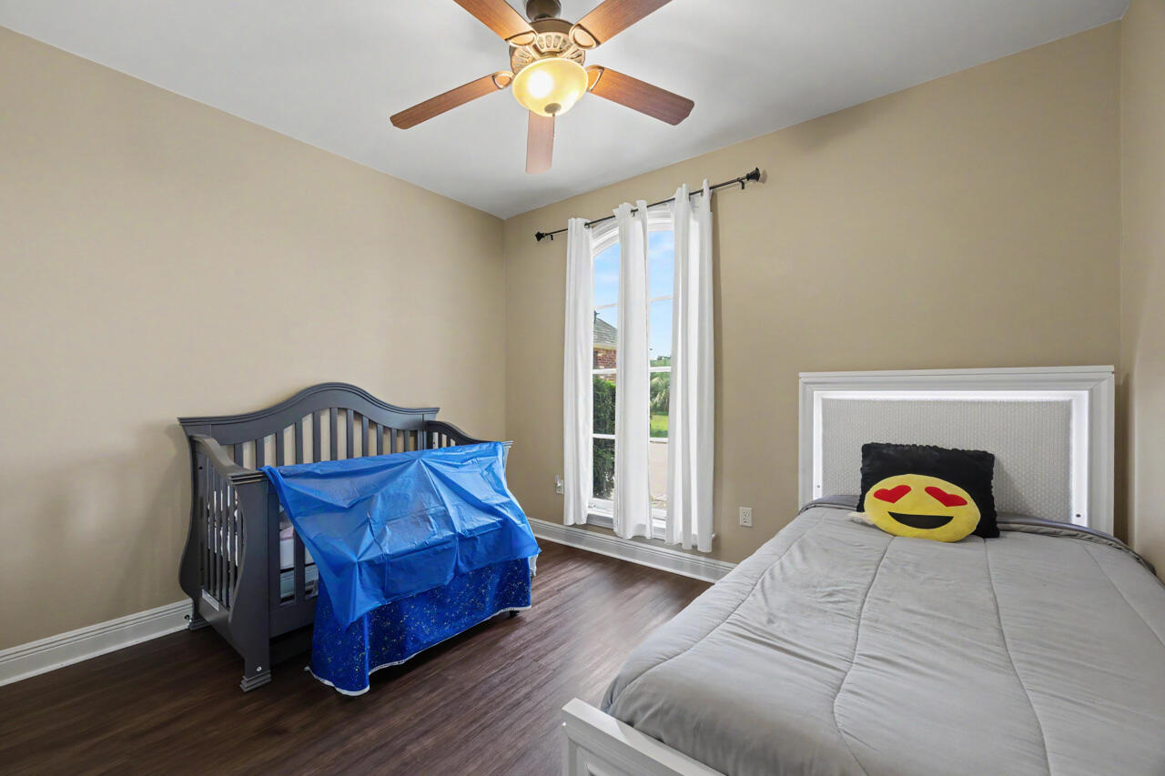 LAKERIDGE EST - Residential
