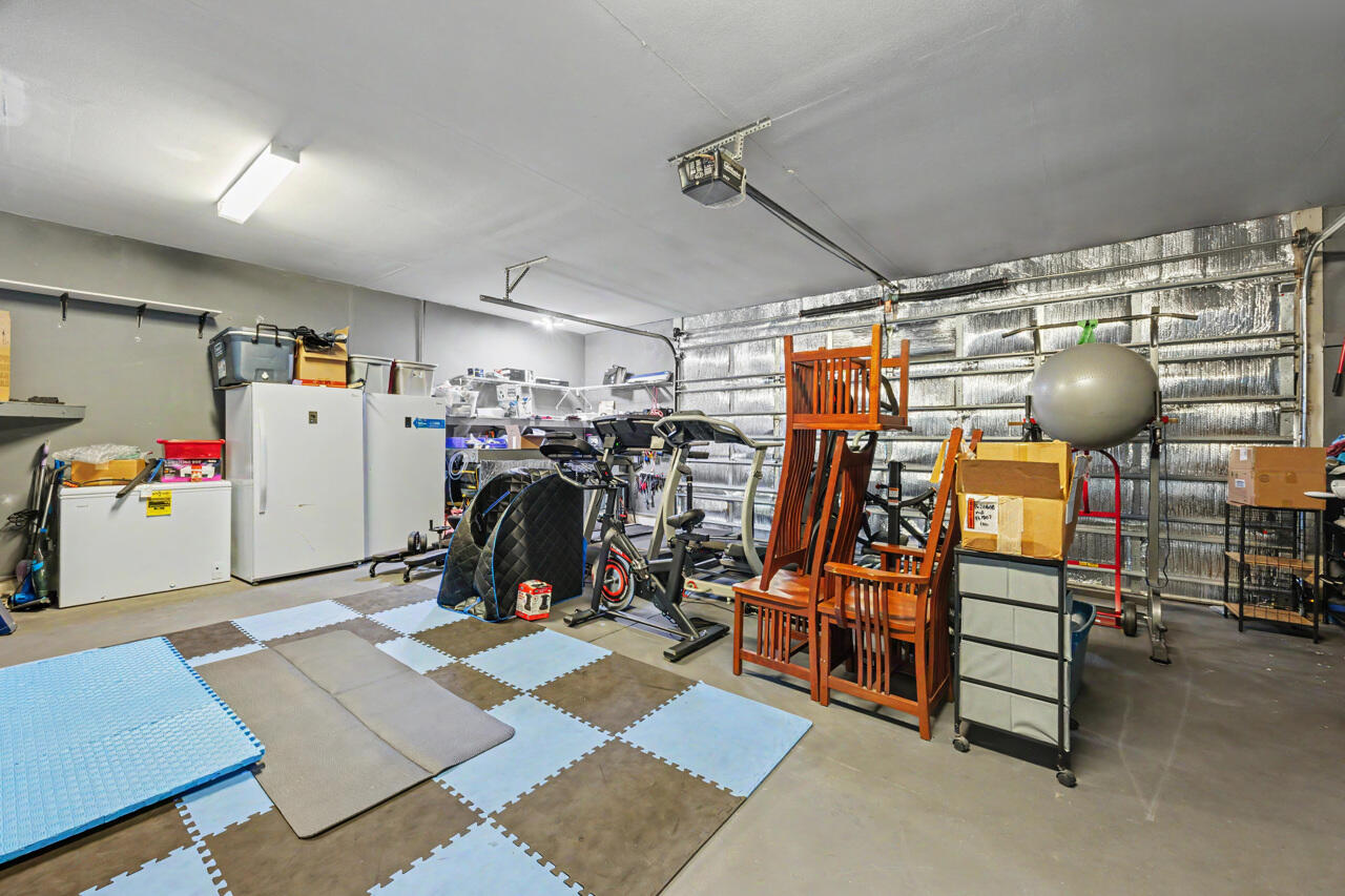 LAKERIDGE EST - Residential