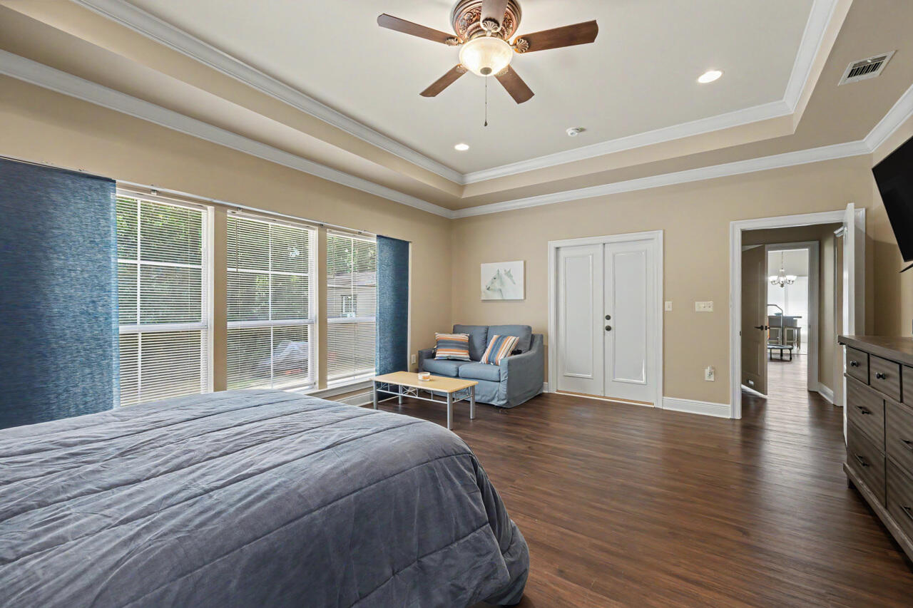 LAKERIDGE EST - Residential