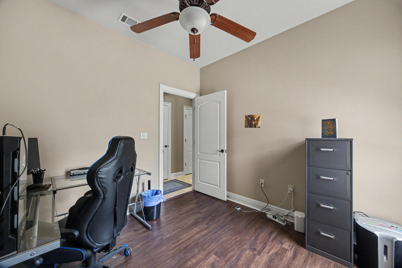 LAKERIDGE EST - Residential