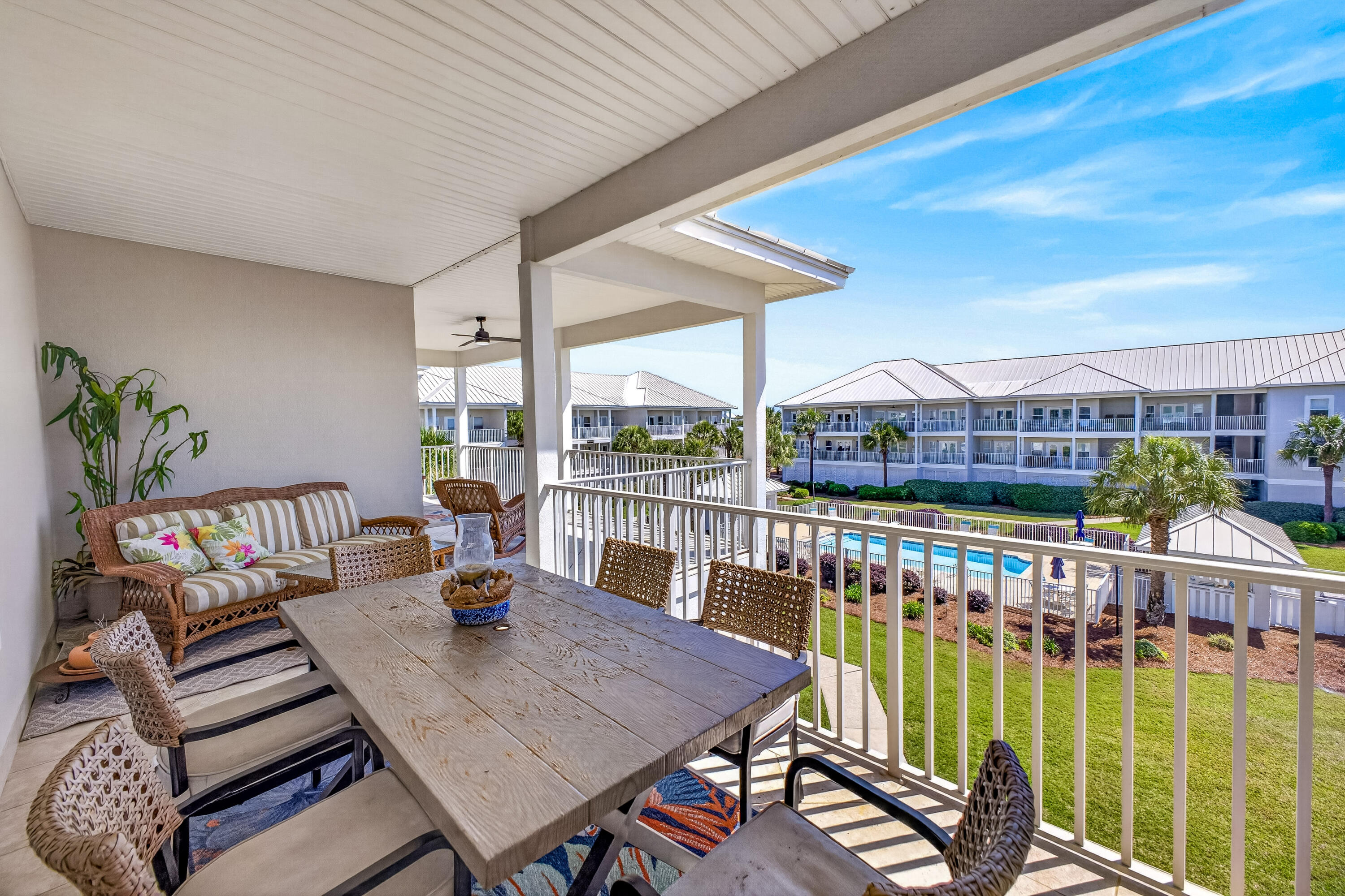 PAVILION PALMS - Residential