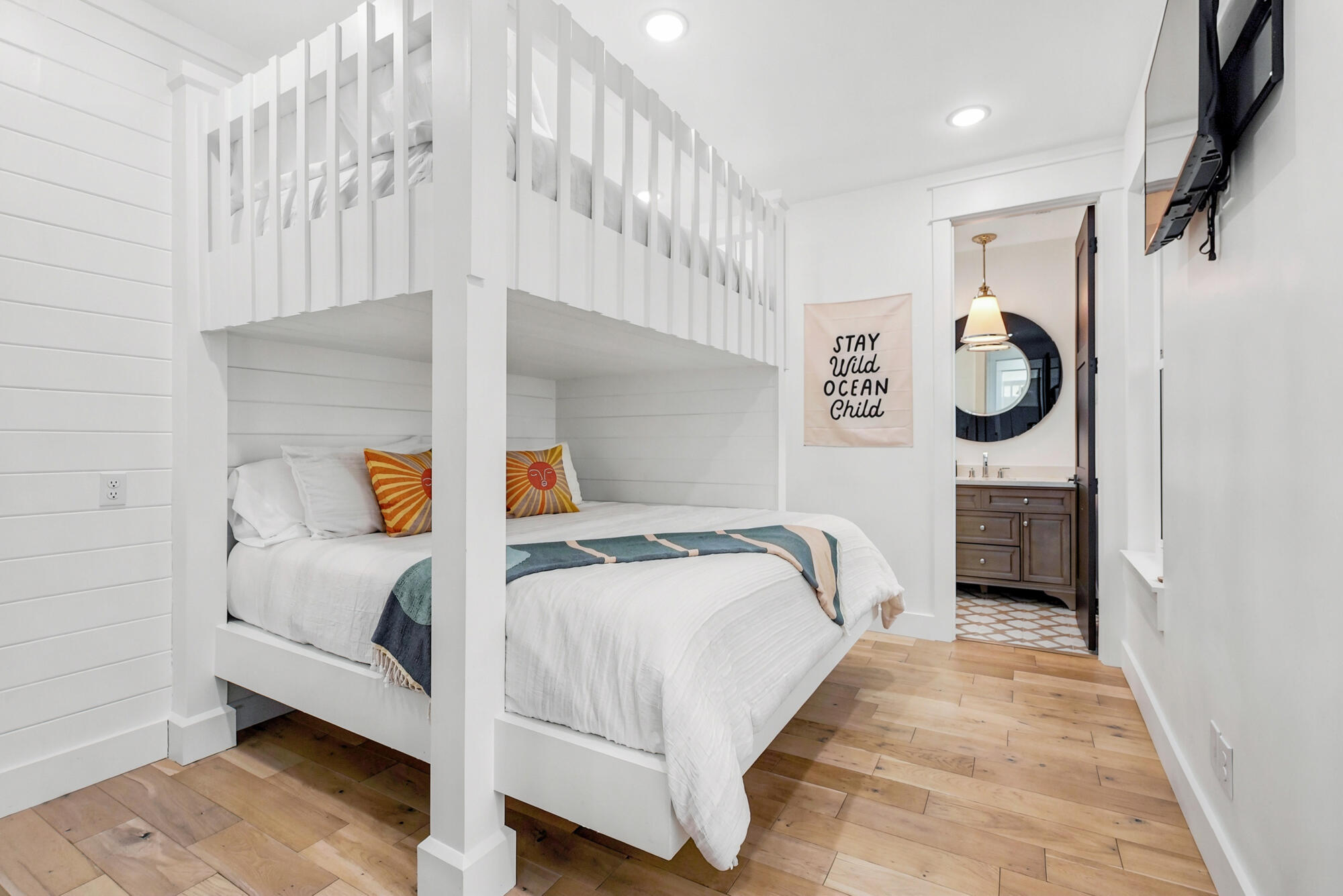 LAGUNA BEACH - Residential