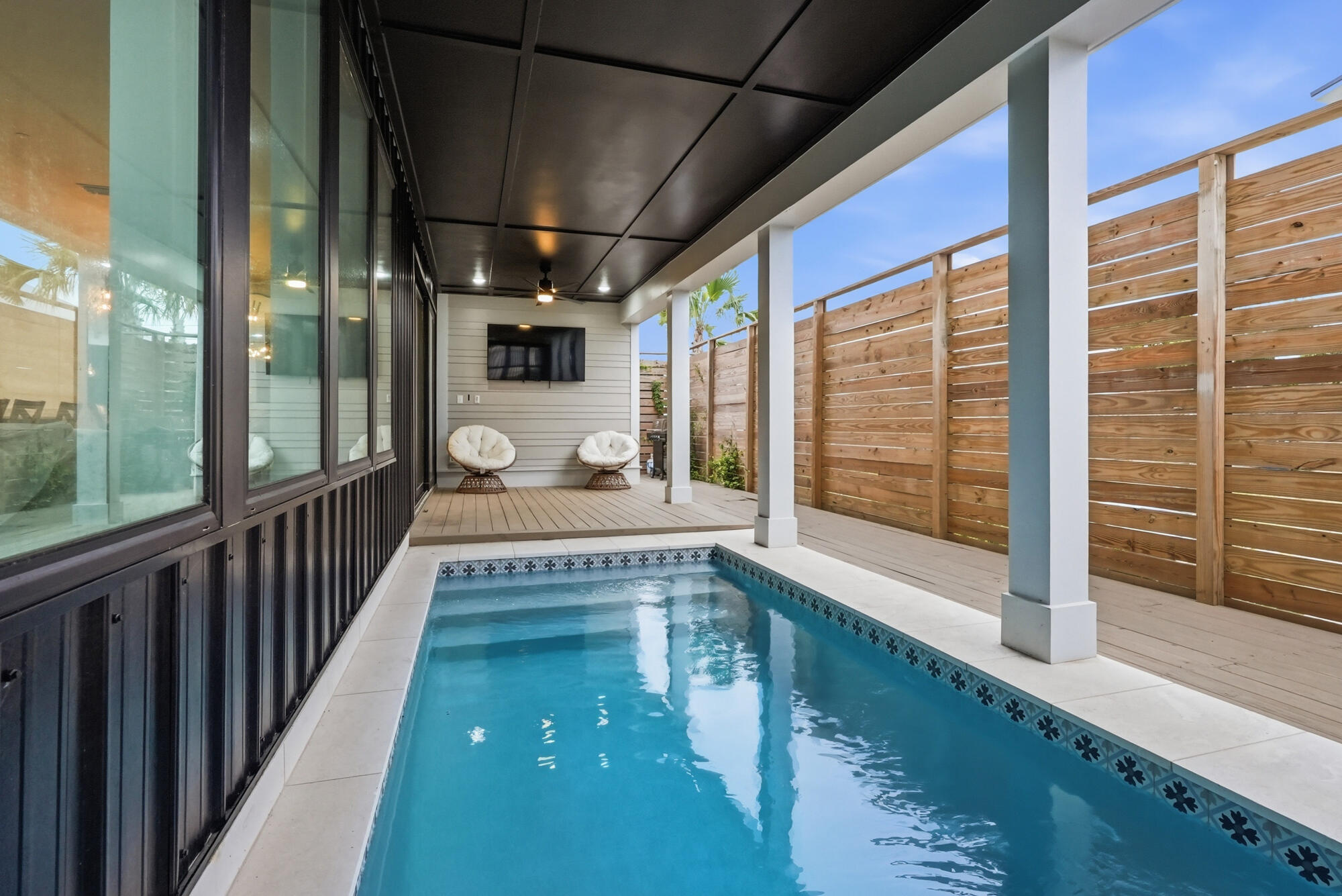 LAGUNA BEACH - Residential