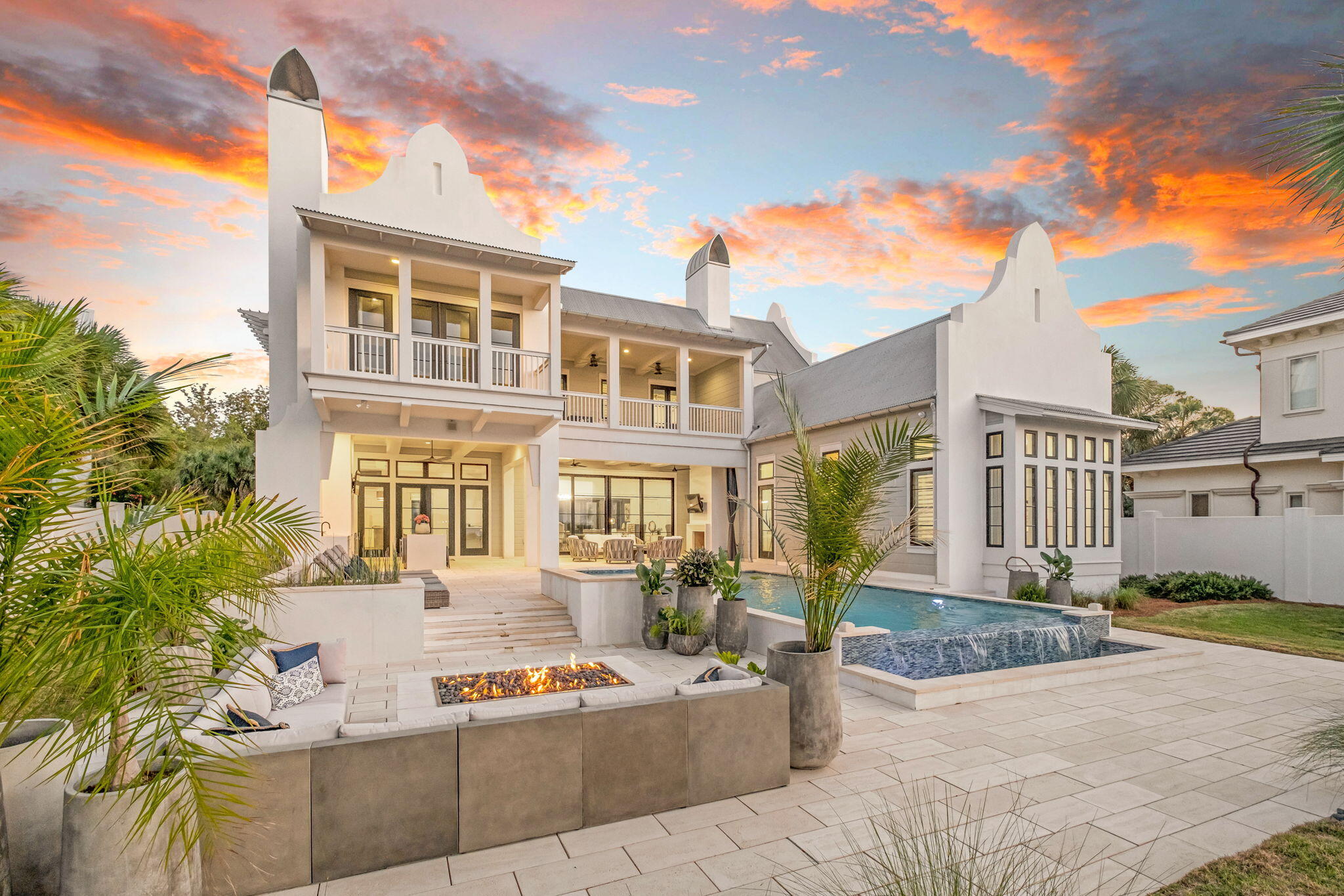 WHISPERING OAKS - Residential