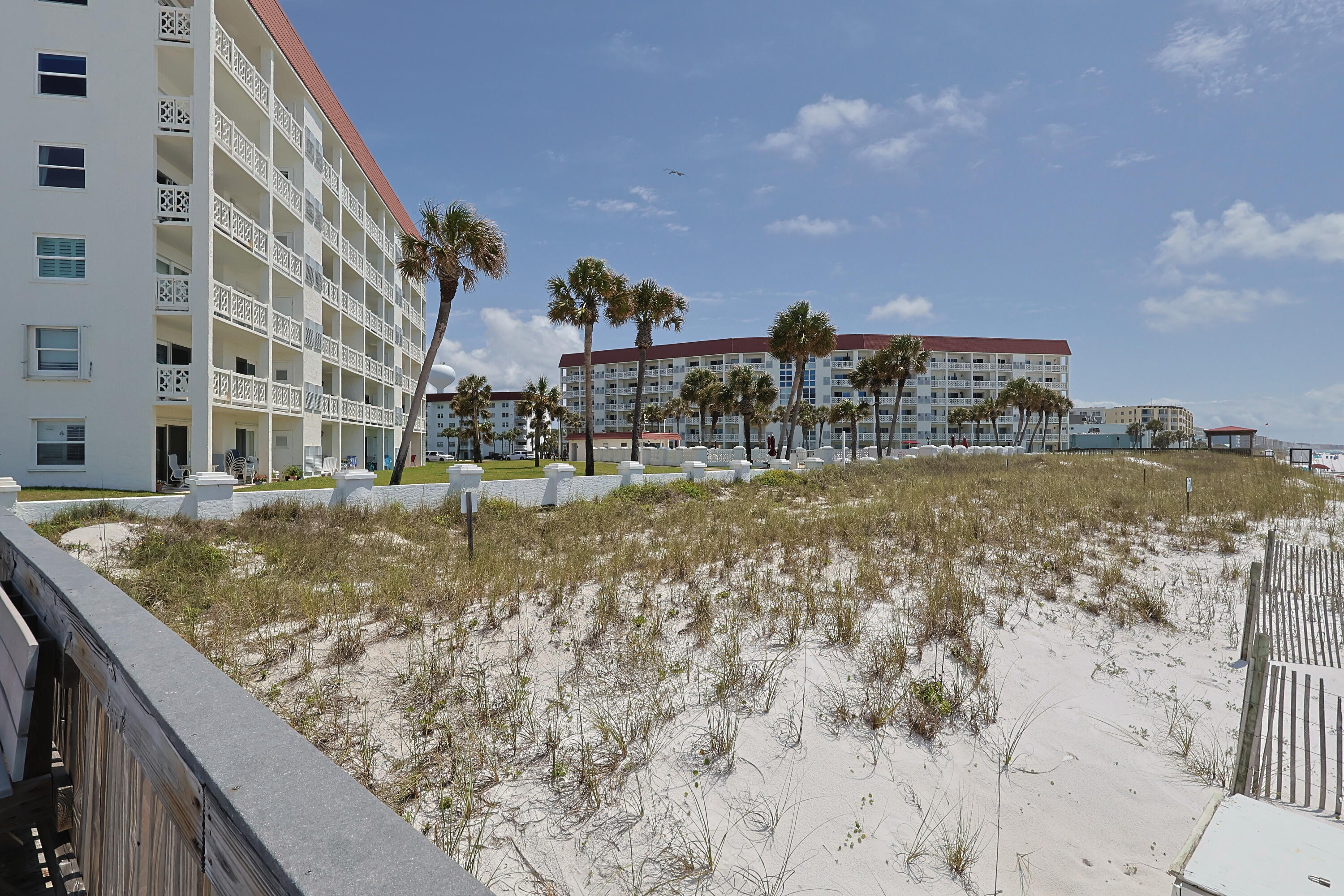 EL MATADOR CONDO - Residential