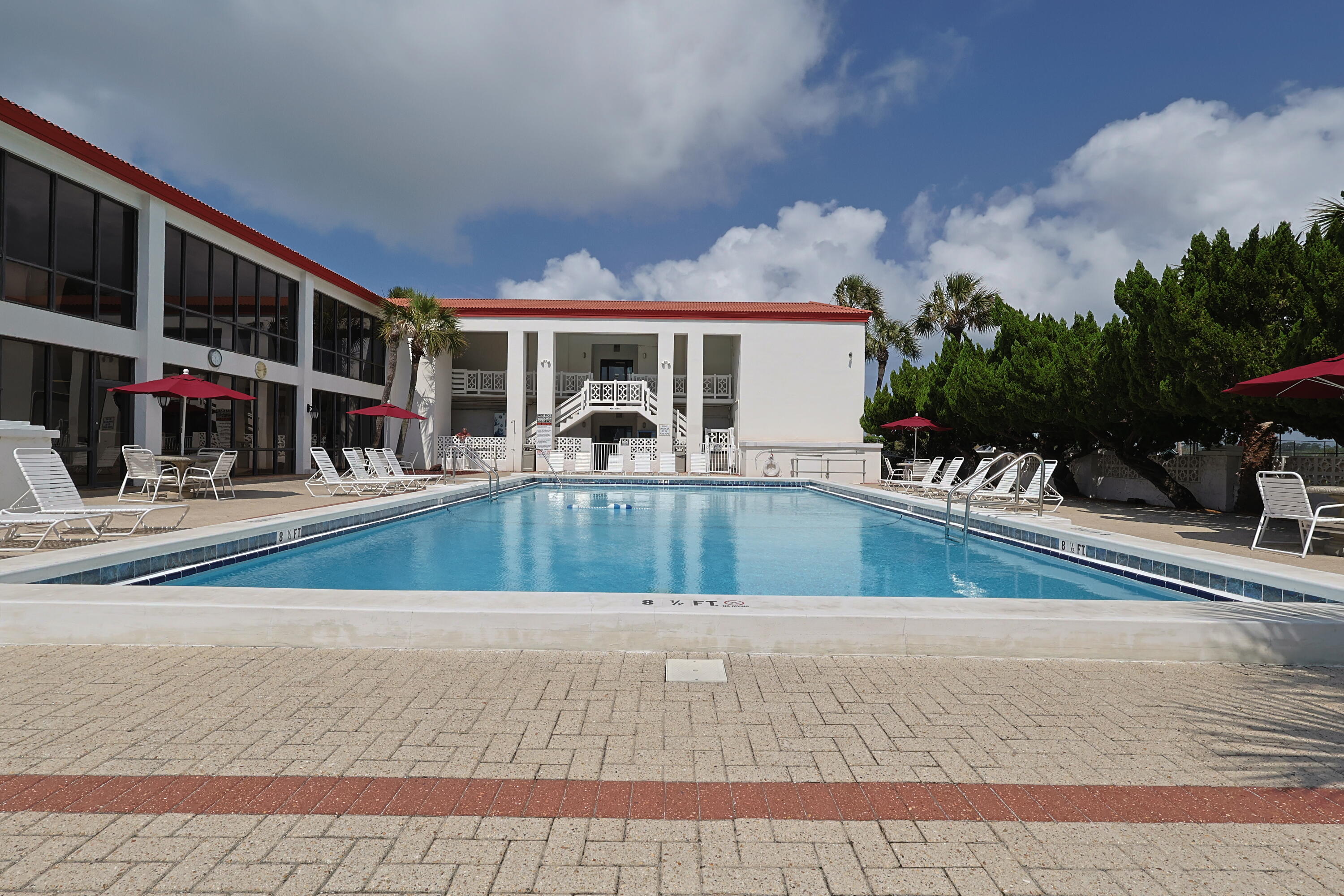 EL MATADOR CONDO - Residential
