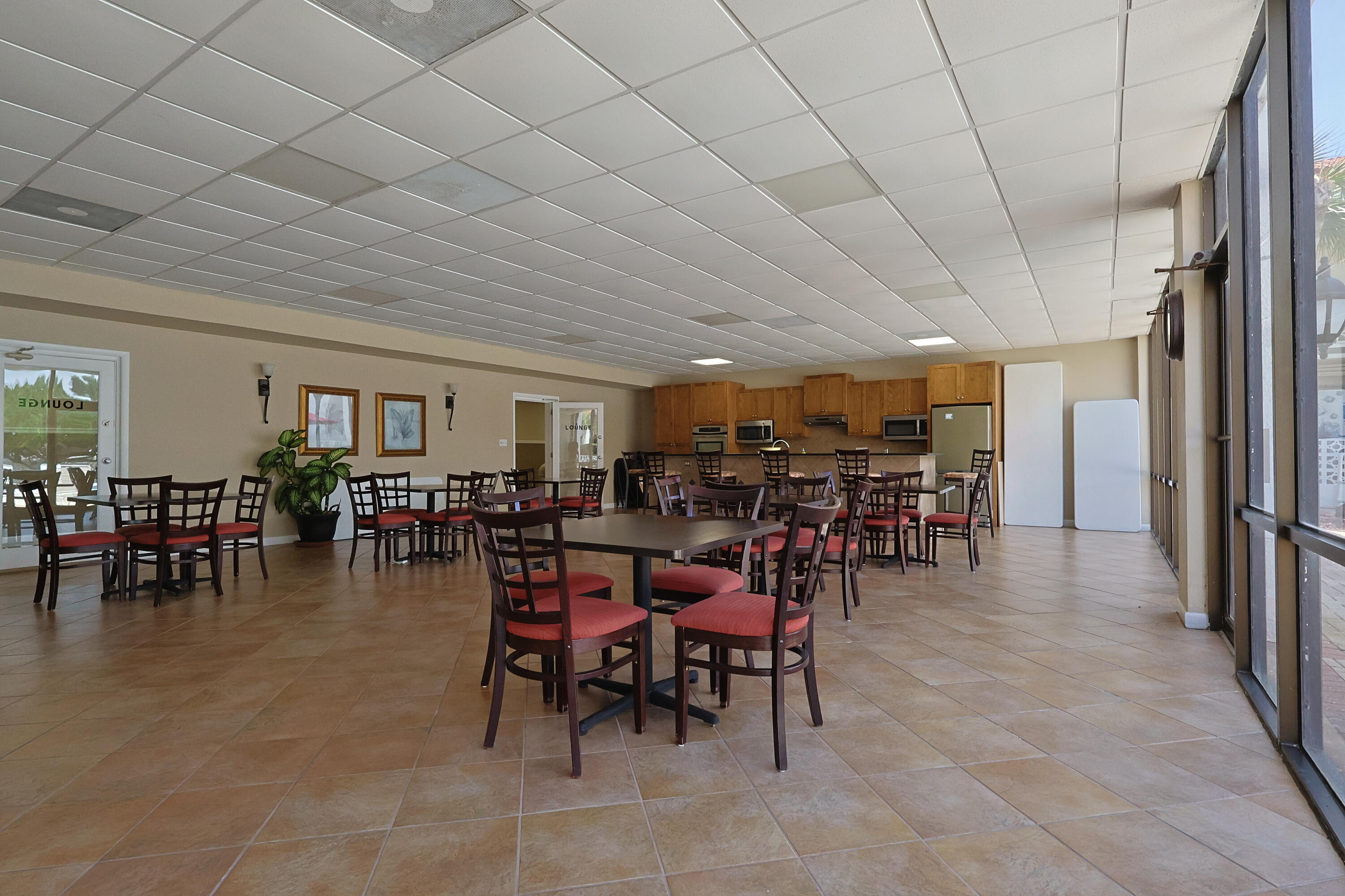 EL MATADOR CONDO - Residential