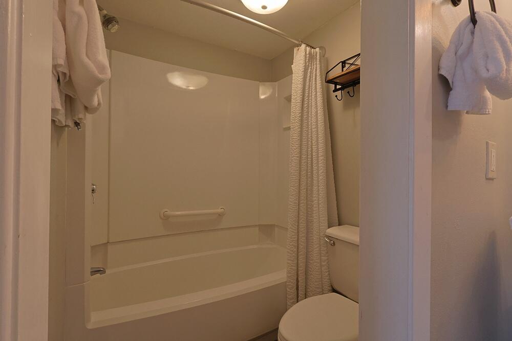 EL MATADOR CONDO - Residential