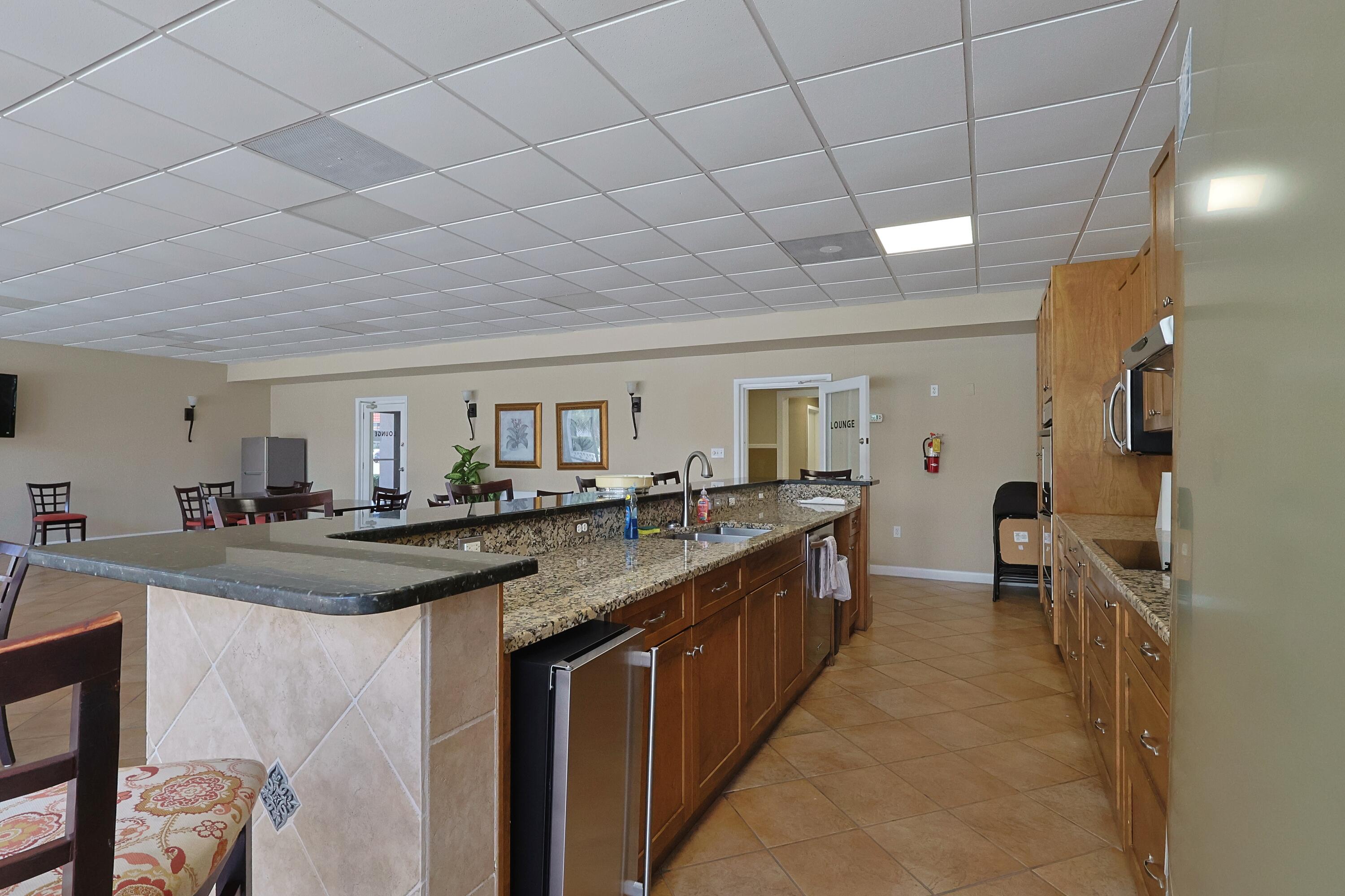 EL MATADOR CONDO - Residential