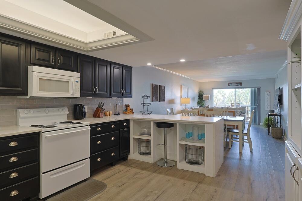 EL MATADOR CONDO - Residential