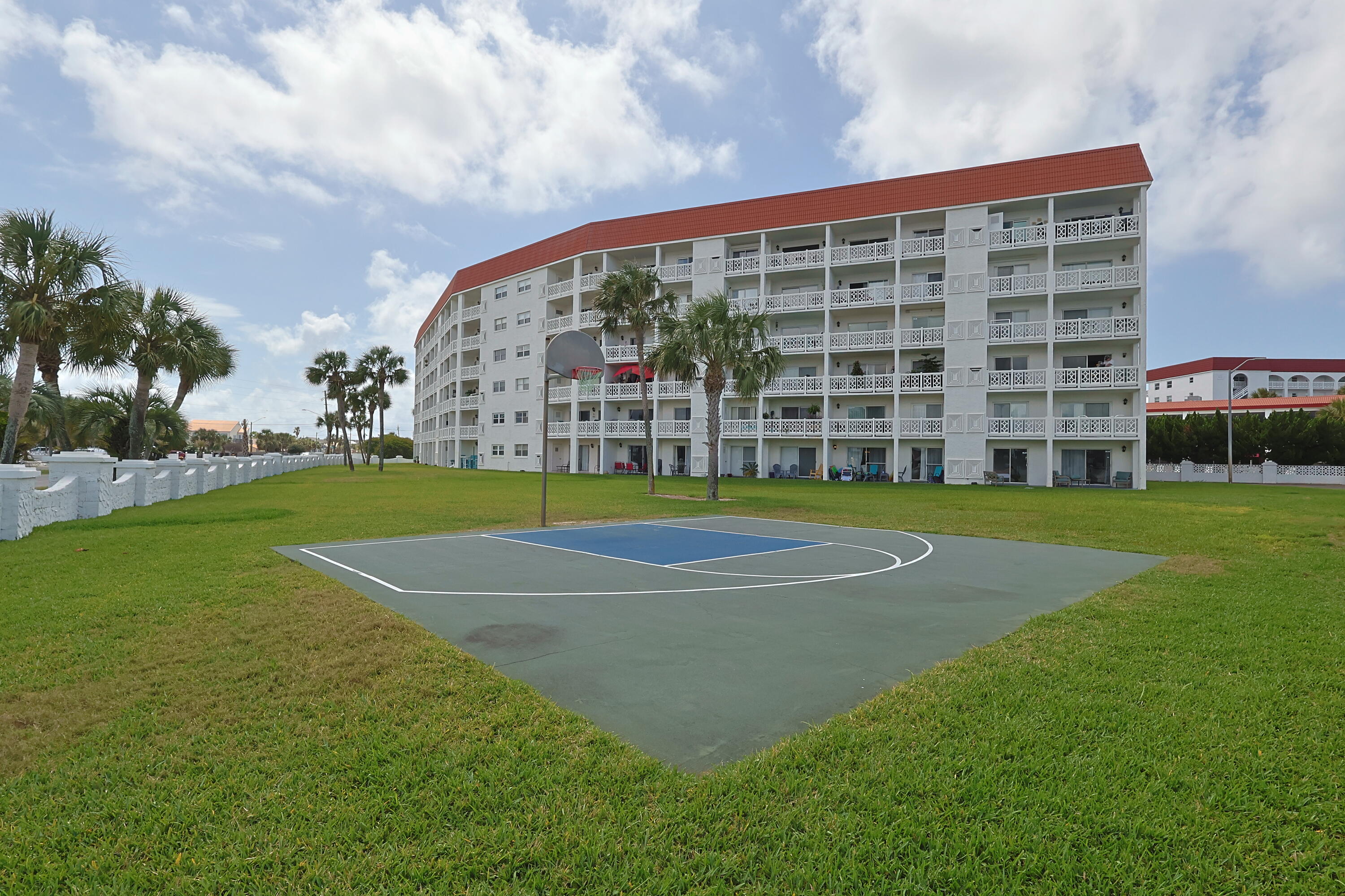 EL MATADOR CONDO - Residential