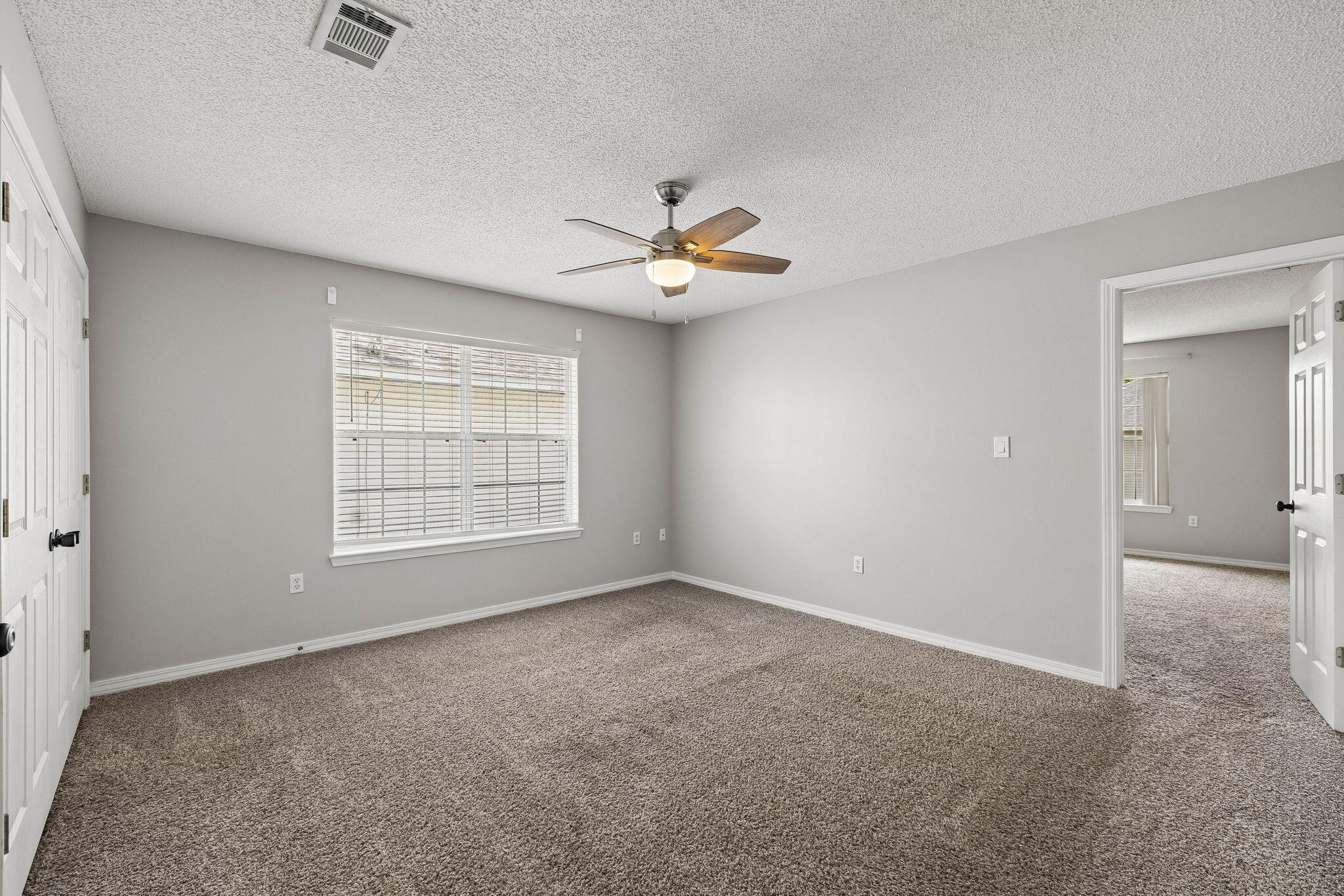 TWIN LAKES ESTATES - Residential