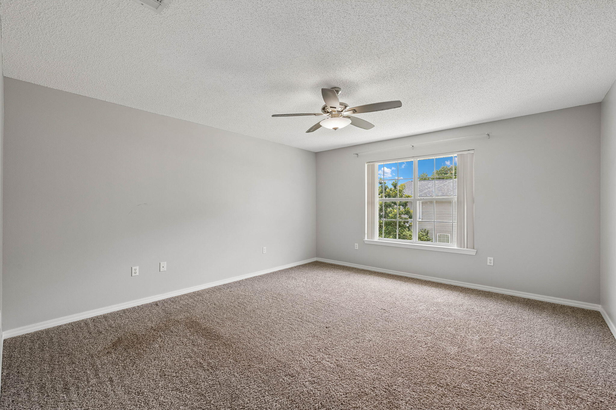 TWIN LAKES ESTATES - Residential