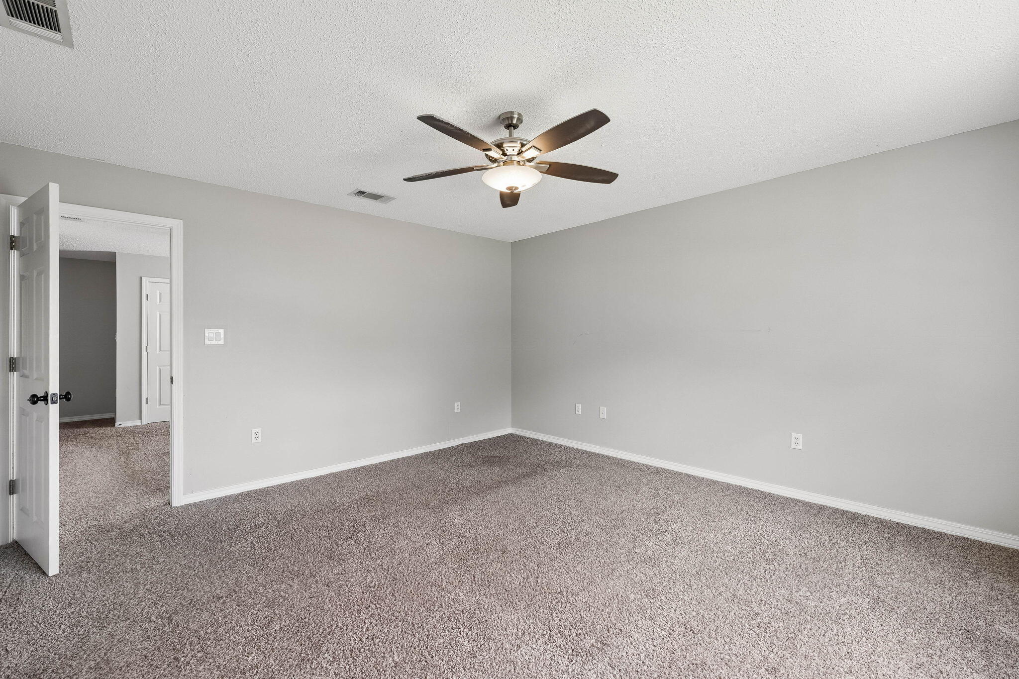 TWIN LAKES ESTATES - Residential