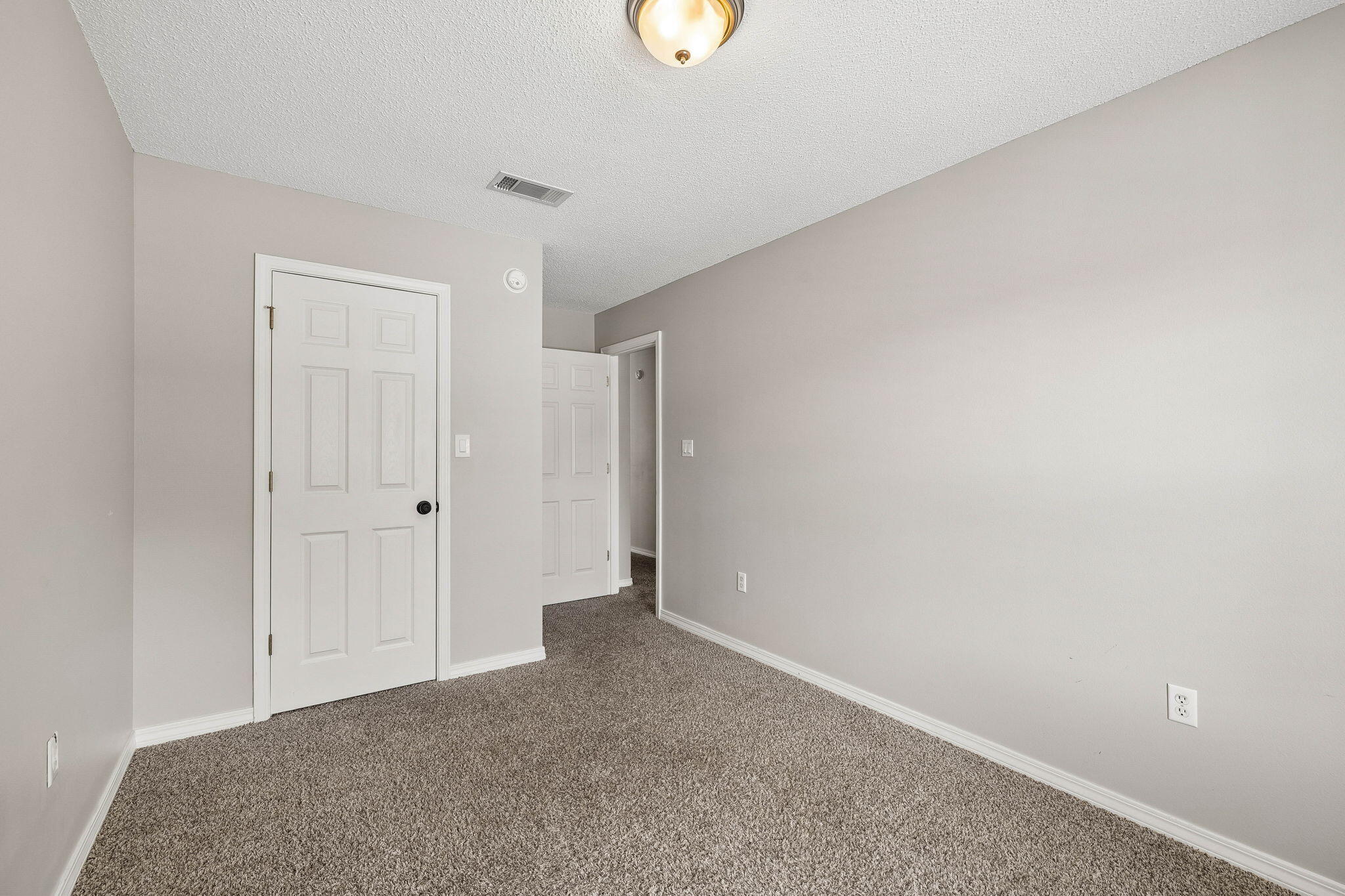 TWIN LAKES ESTATES - Residential