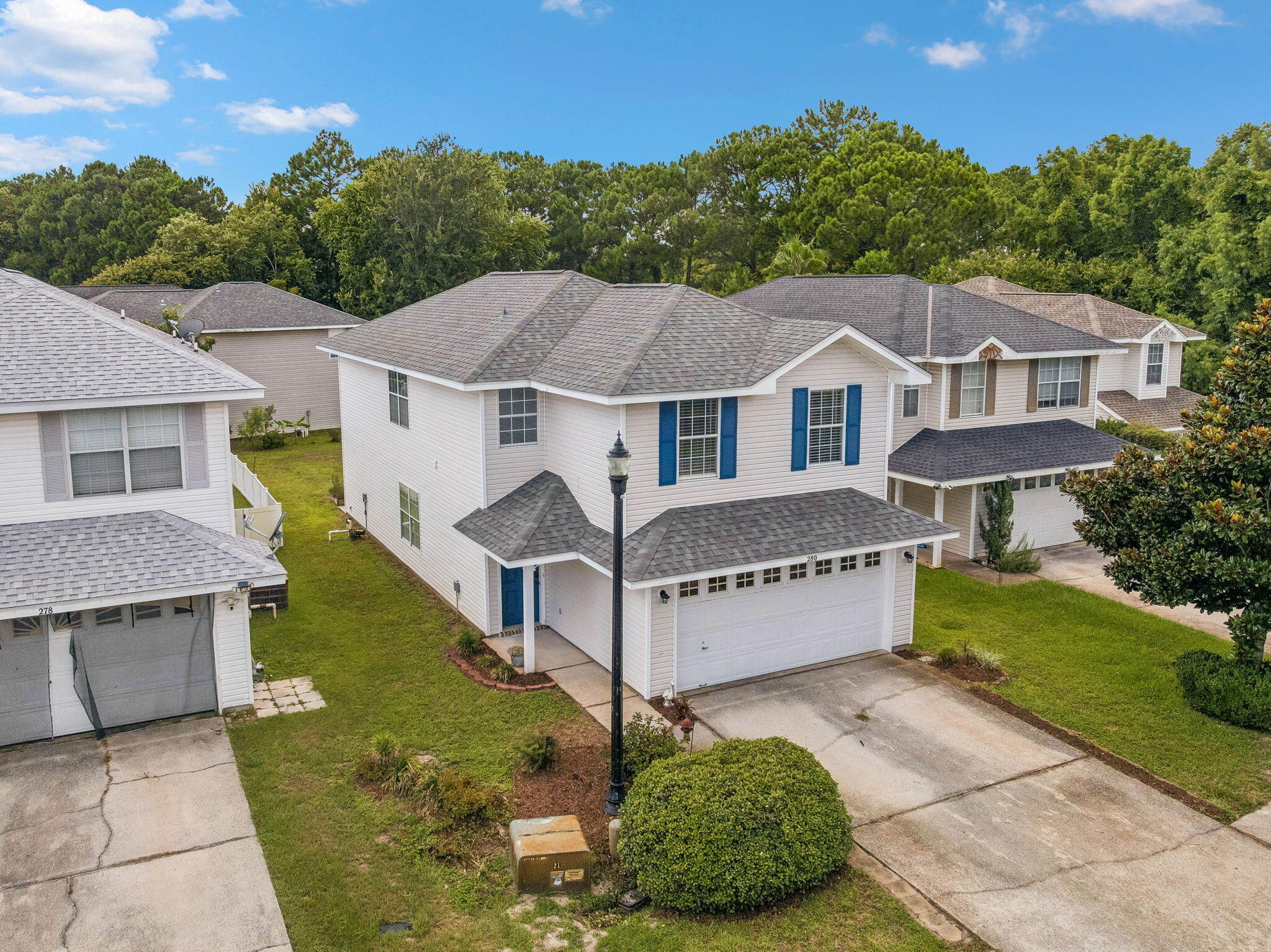 TWIN LAKES ESTATES - Residential