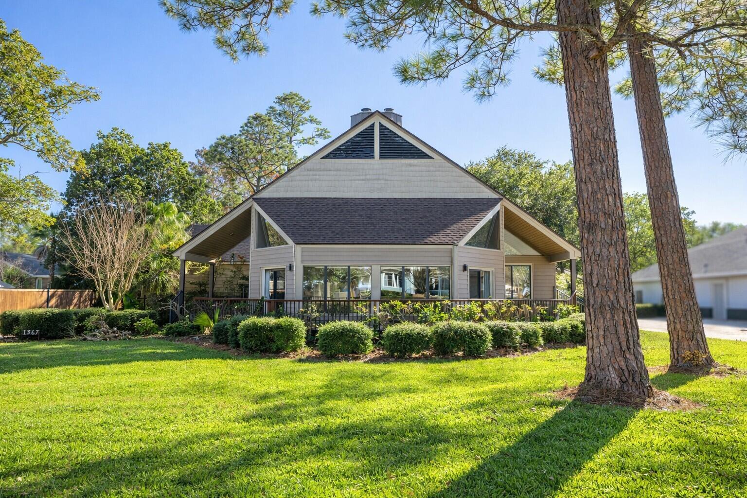 WHISPER BAY - Residential