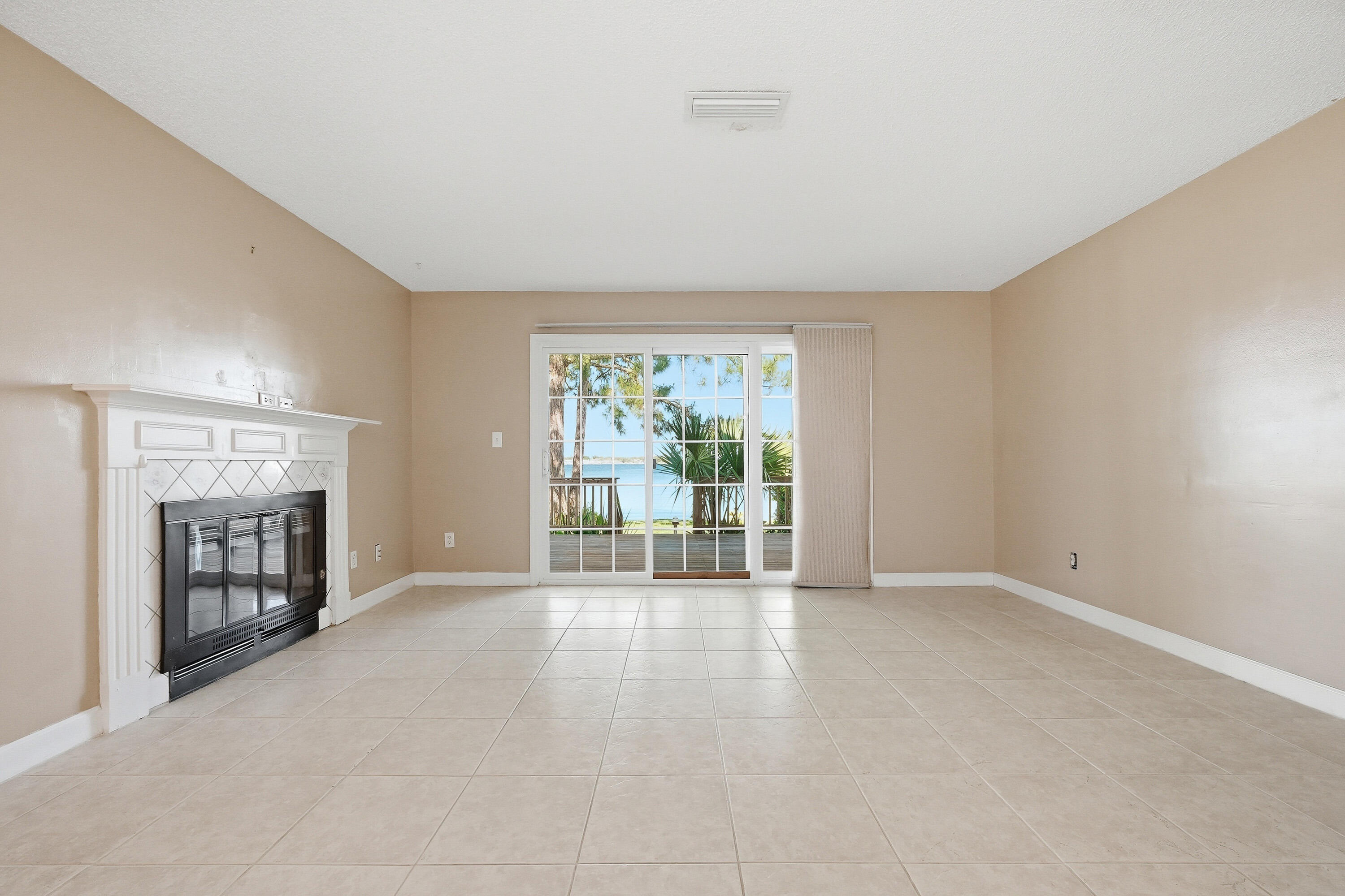 GARNIERS CAY T/H - Residential