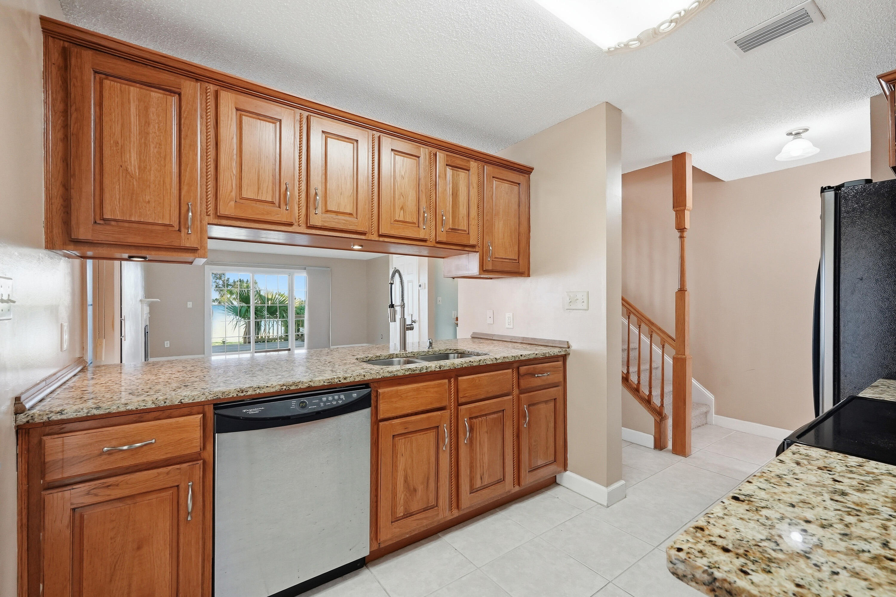 GARNIERS CAY T/H - Residential