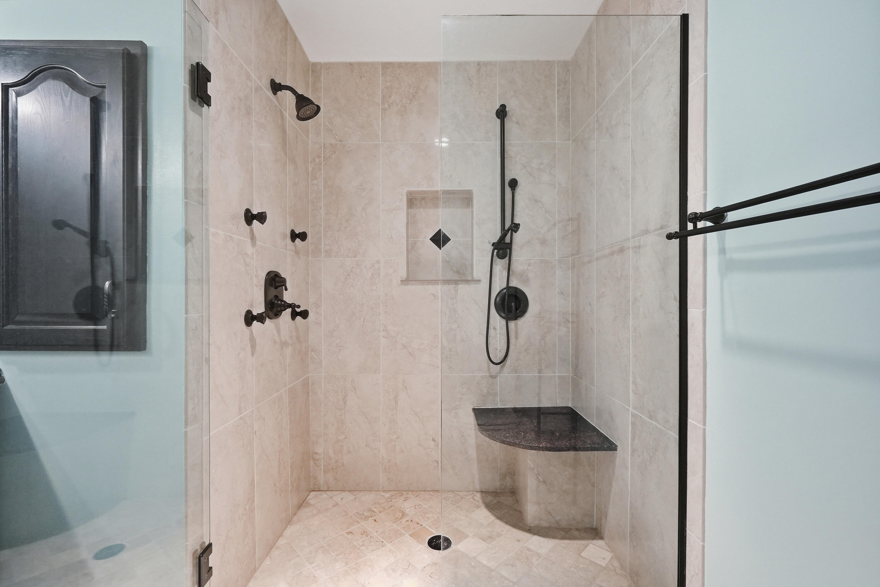 GARNIERS CAY T/H - Residential