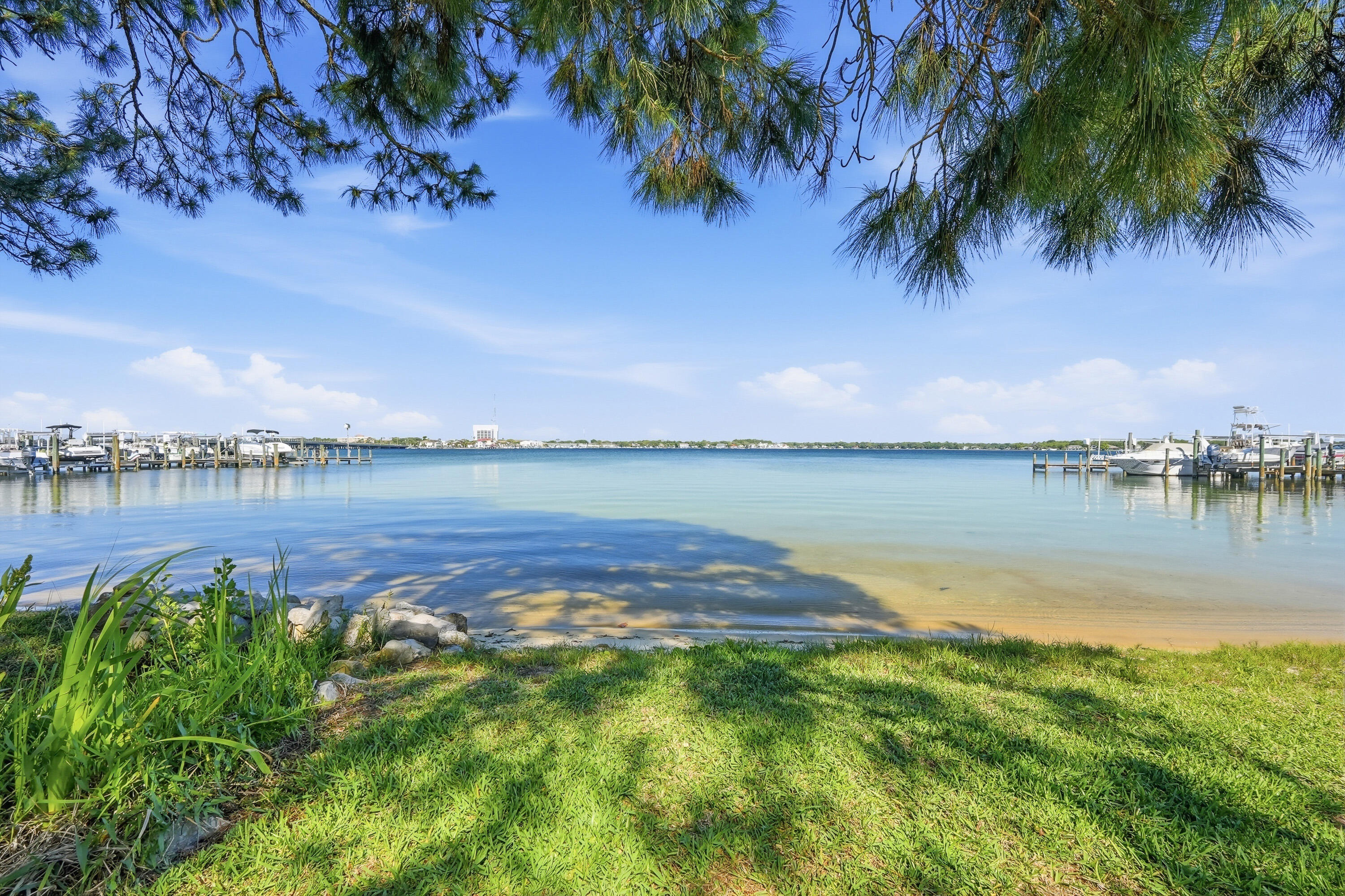 GARNIERS CAY T/H - Residential