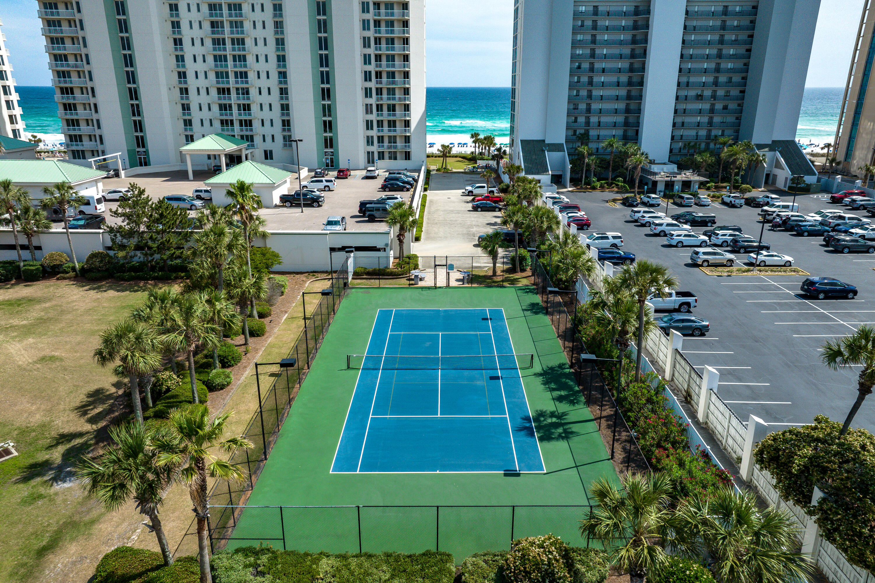 SILVER BEACH TOWERS EAST - Residential