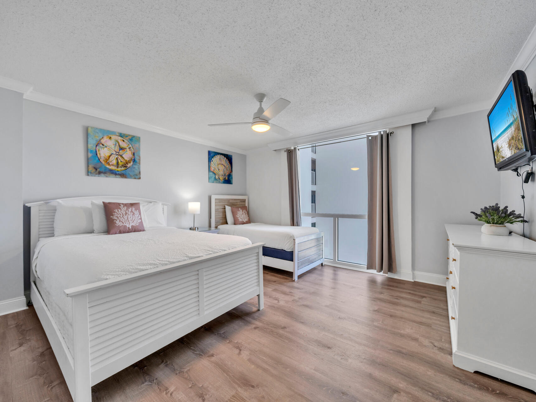 SHORELINE TOWERS 3 - Residential