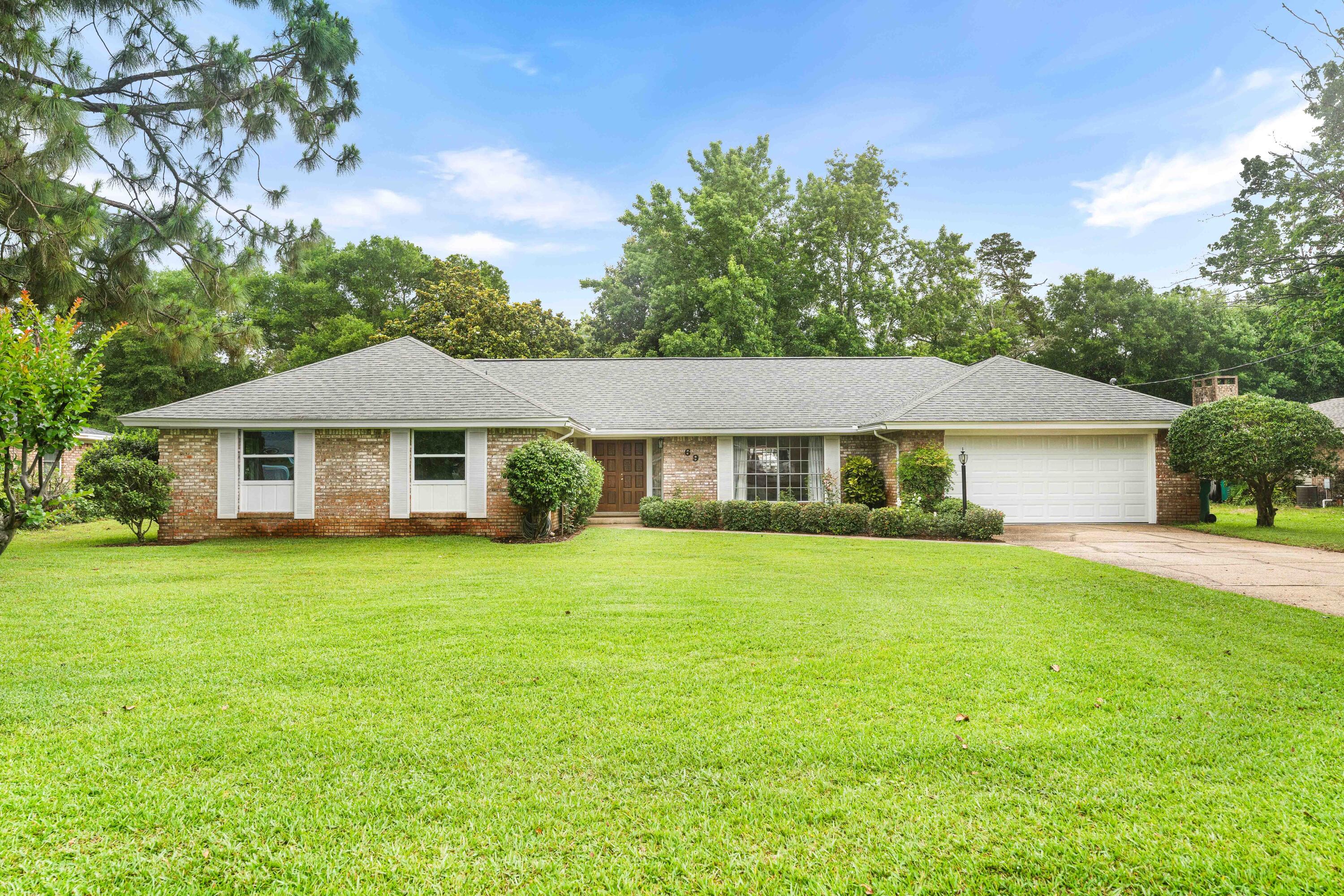 LAKE LORRAINE ESTATES - Residential