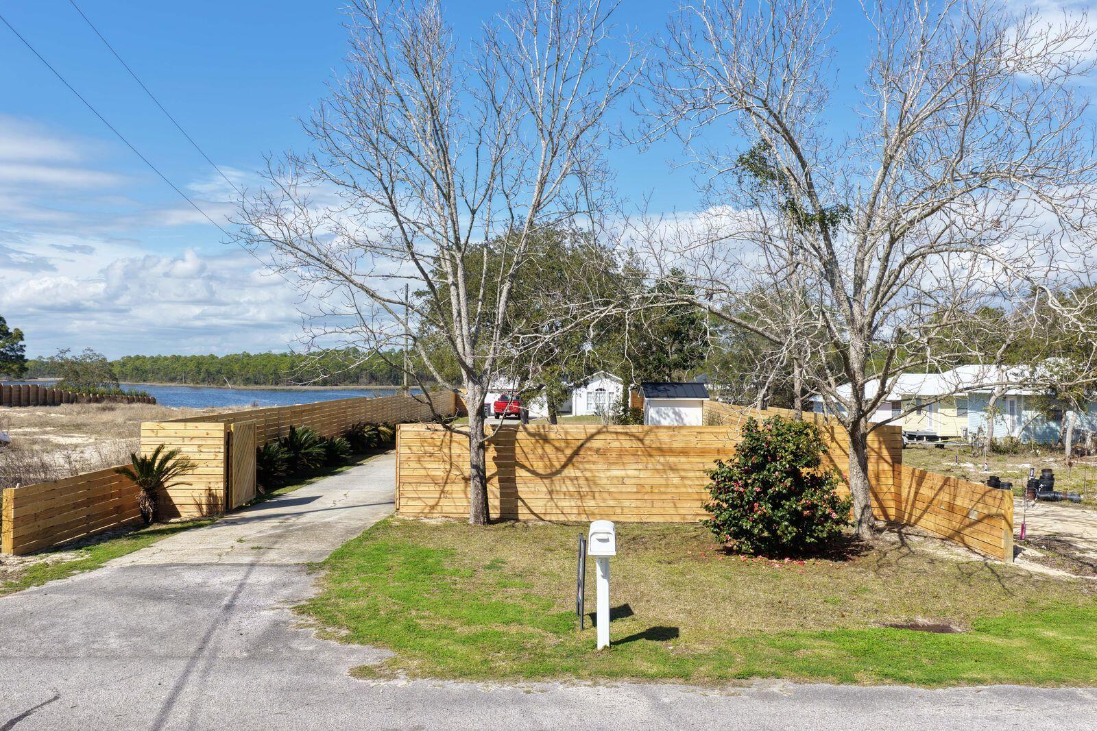 NO RECORDED SUBDIVISION - Residential