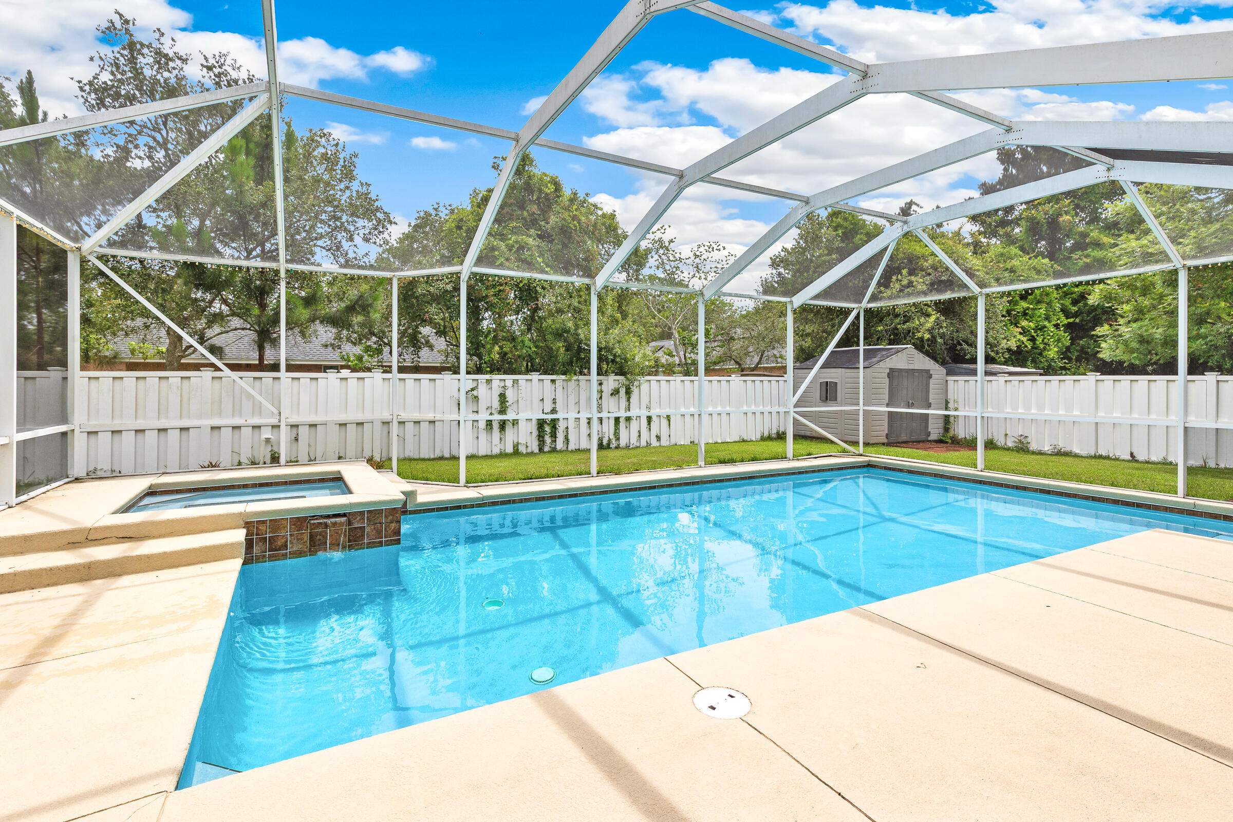 WINDSOR FOREST - Residential