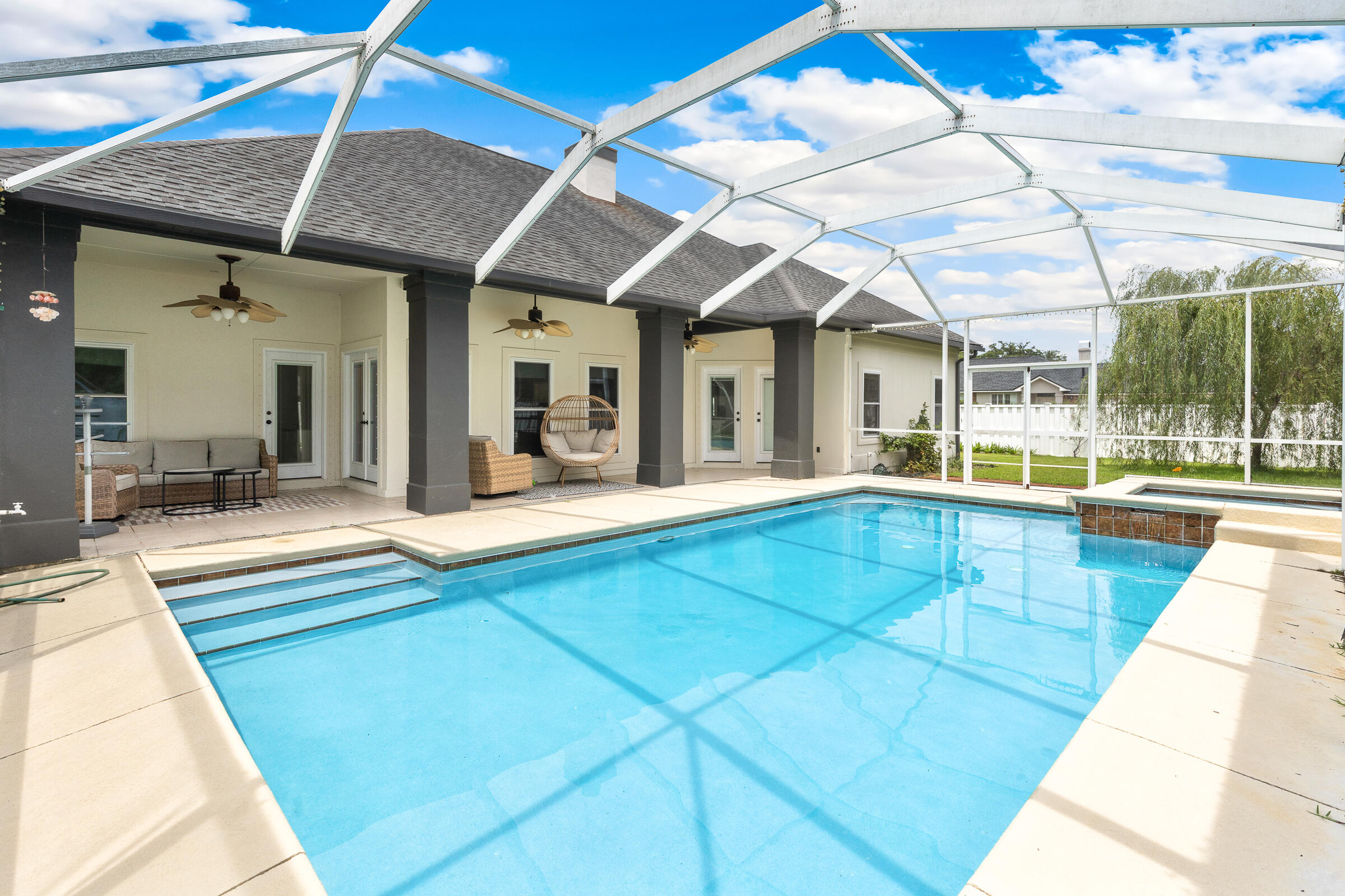 WINDSOR FOREST - Residential