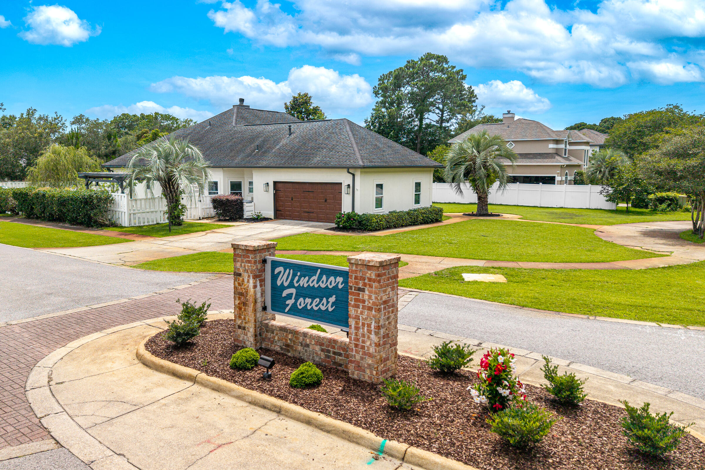 WINDSOR FOREST - Residential