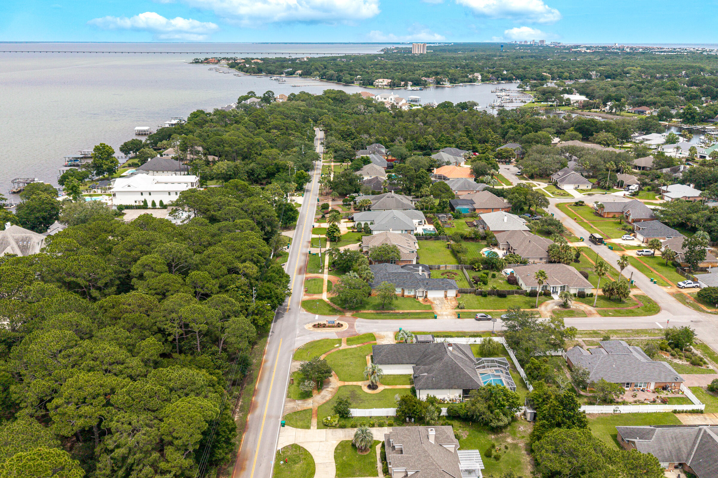 WINDSOR FOREST - Residential