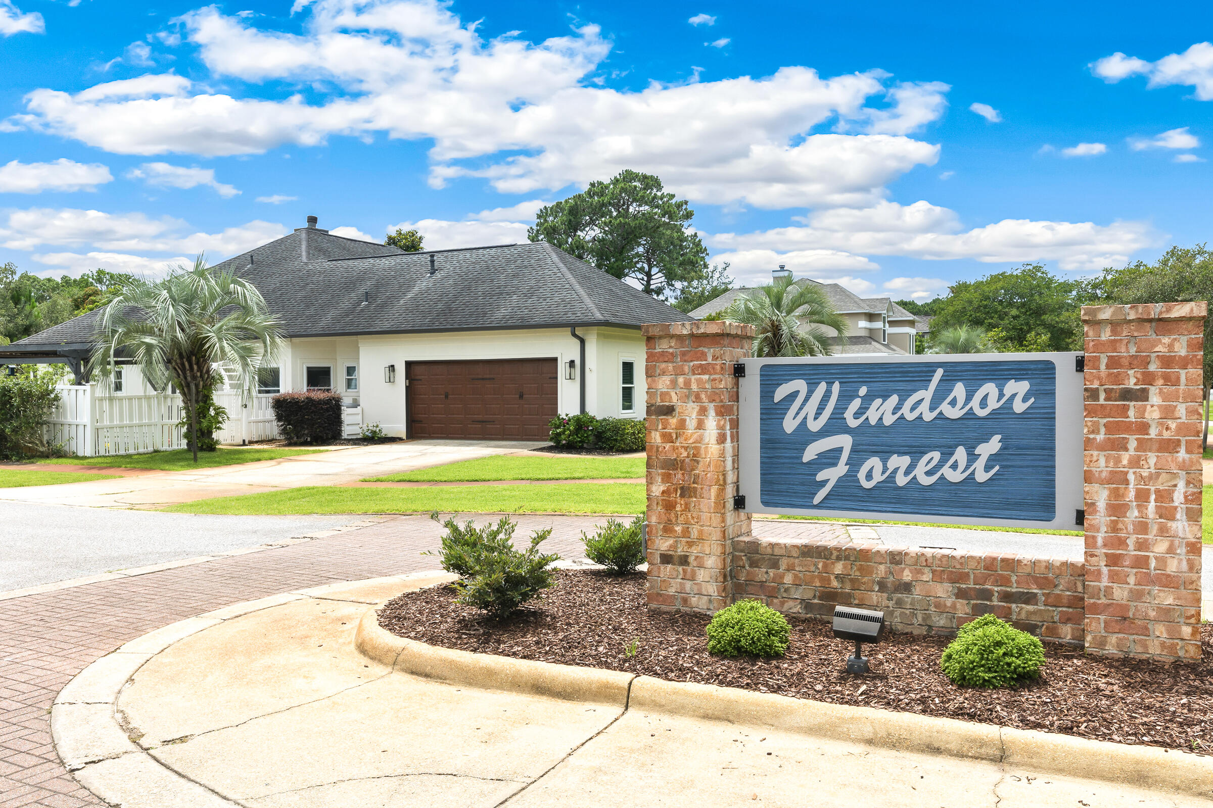 WINDSOR FOREST - Residential