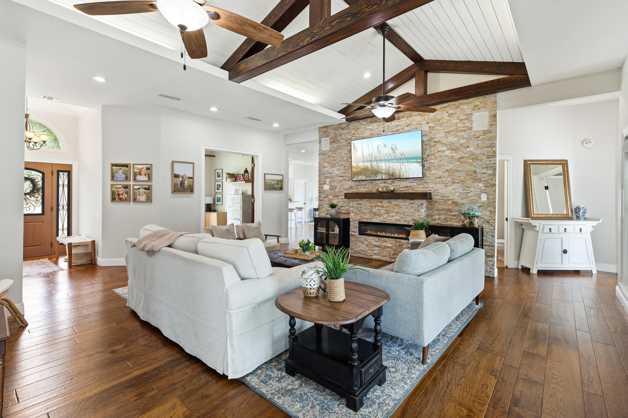 WINDSOR FOREST - Residential