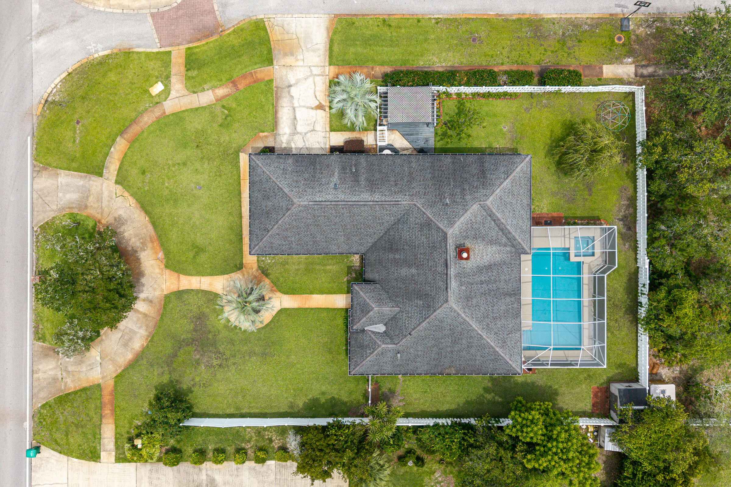 WINDSOR FOREST - Residential