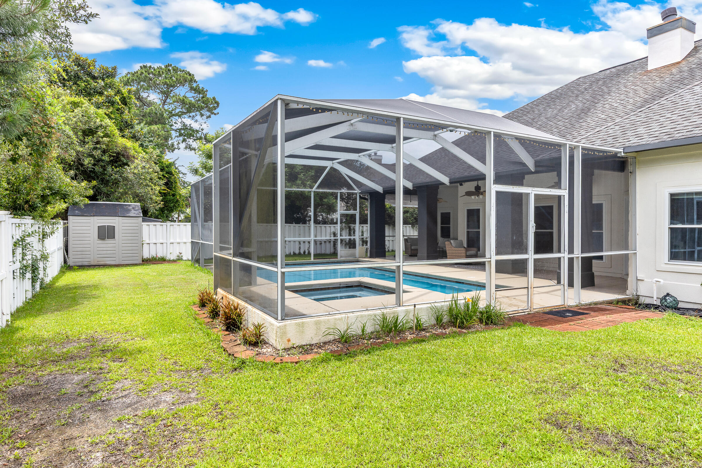 WINDSOR FOREST - Residential