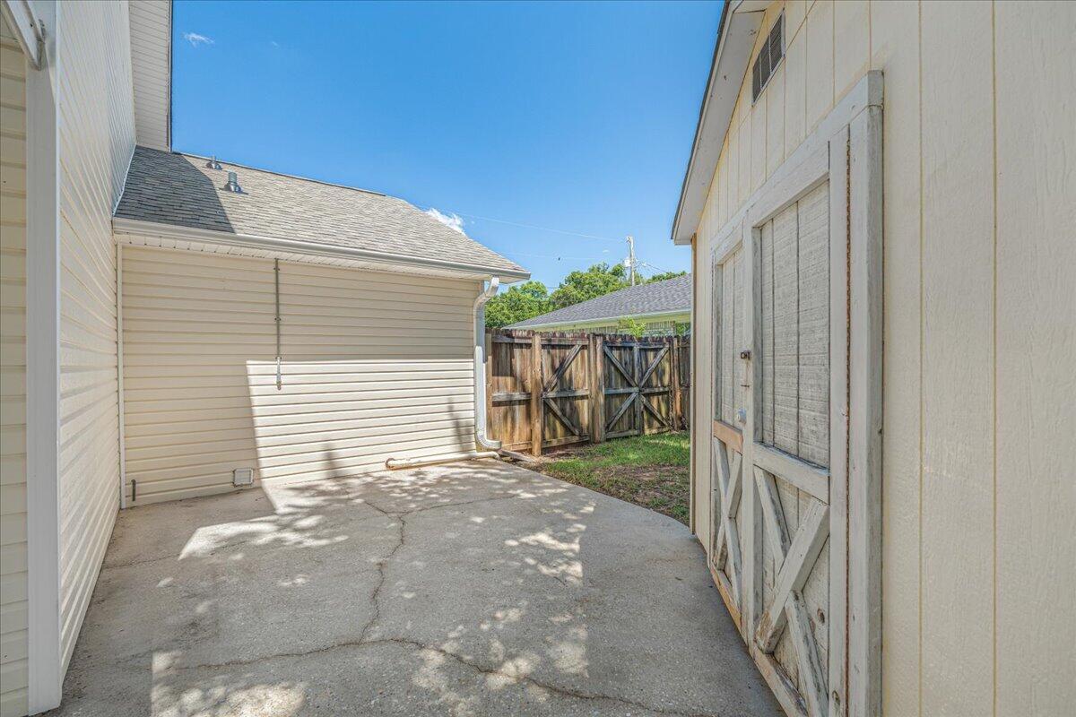 NO RECORDED SUBDIVISION - Residential